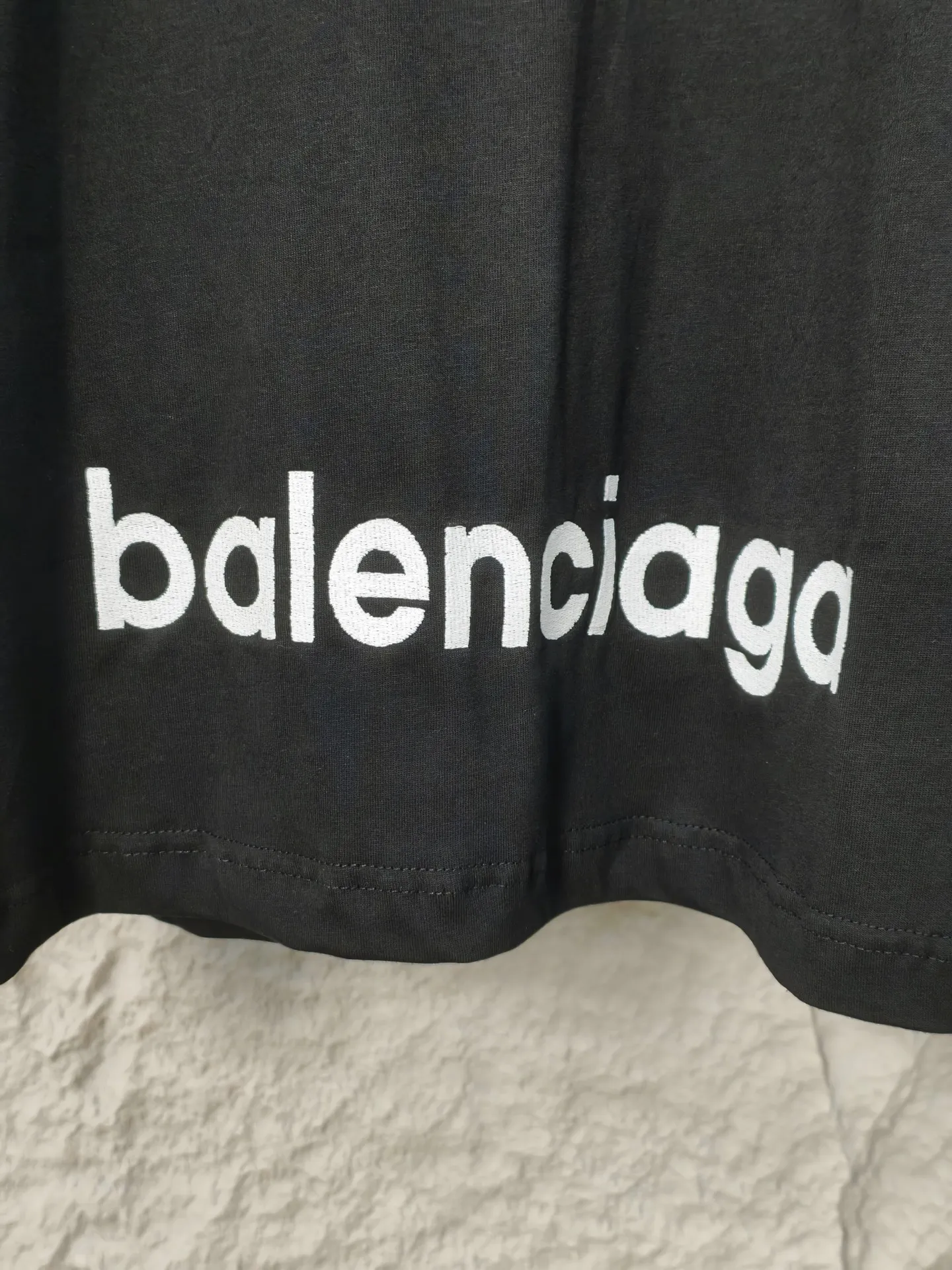 🅿️180 9207# Actual pictures Top version [[BALENCIA*GA] Official website quality Paris new ski series 3M size LOGO embroidered short-sleeved T-shirt OS version Loose dropped shoulders Unisex style Fabric: 260 grams 100% cotton double yarn Technology: Front and back embroidery Garment washing Shape solid Color: Black Blue Yellow Size: XS S M L