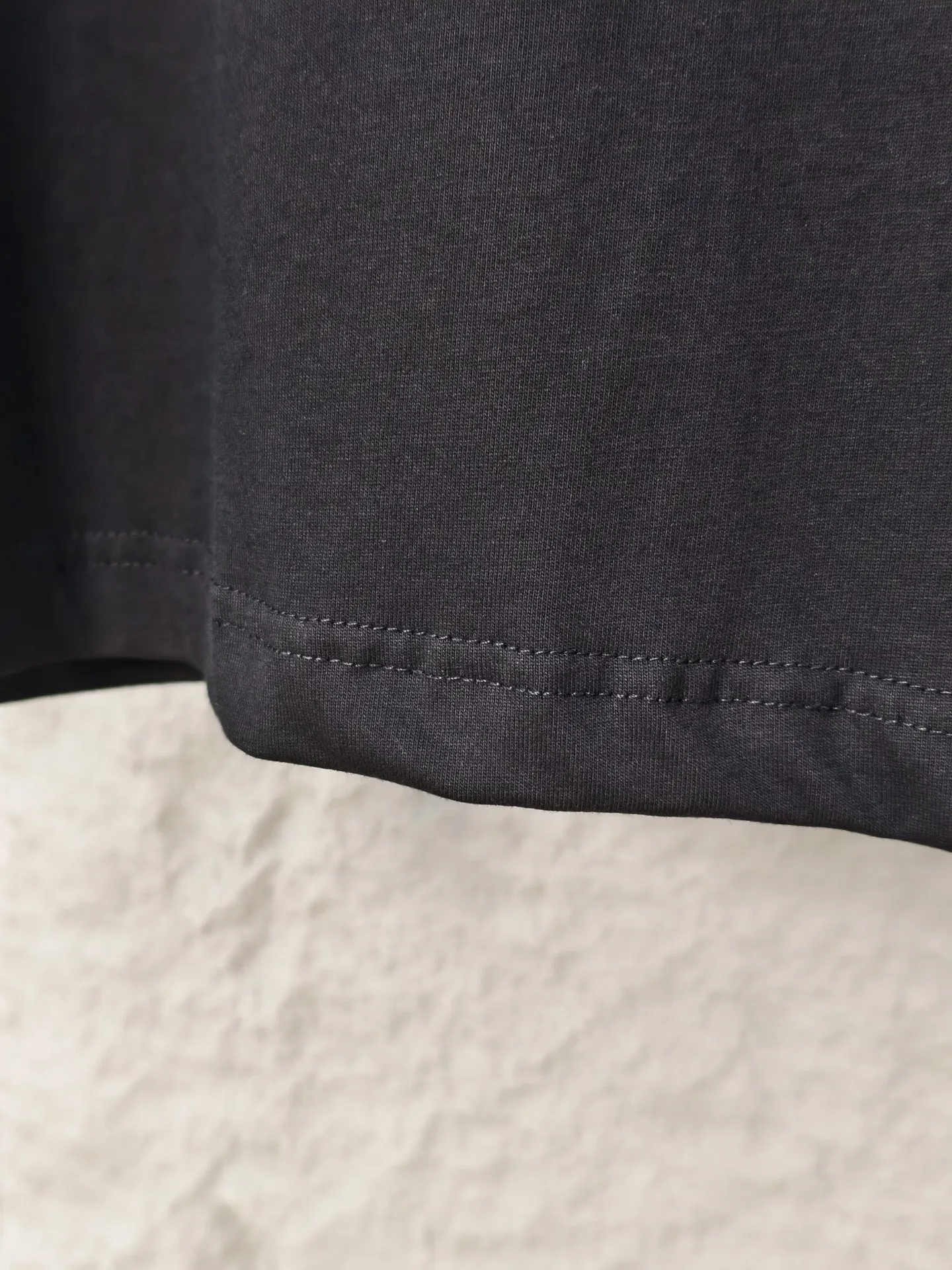 🅿️180 9207# Actual pictures Top version [[BALENCIA*GA] Official website quality Paris new ski series 3M size LOGO embroidered short-sleeved T-shirt OS version Loose dropped shoulders Unisex style Fabric: 260 grams 100% cotton double yarn Technology: Front and back embroidery Garment washing Shape solid Color: Black Blue Yellow Size: XS S M L