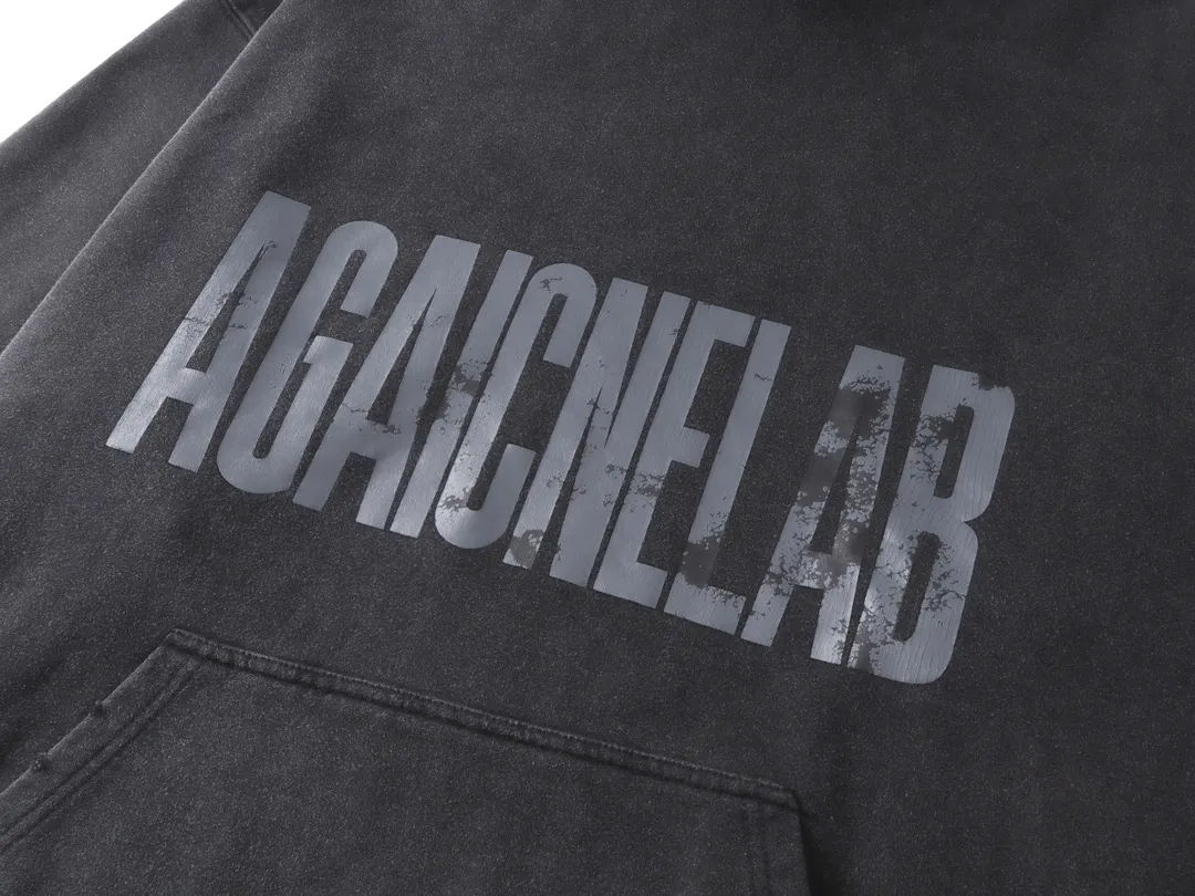 🅿️330 real photos [Top version. Official website quality] BALENCI*GA/Paris. SS24 latest model, Paris anti-letter art destruction crack print hooded sweatshirt. Brick cabinet synchronization. Genuine product developed in the first time, happy to print and compare! The fabric is made of Paris ZP custom-woven and dyed cotton double yarn. Weighing 460 grams, the cloth surface is clean. The cloth pattern is clear, soft and comfortable. The threads are dyed with no color difference. The printing uses environmentally friendly imported materials. The letters are clear and the effect is three-dimensional. The version adopts OS loose shoulder design. Same style for men and women. Code: BL238902 Color: washed black Size: XS S M L