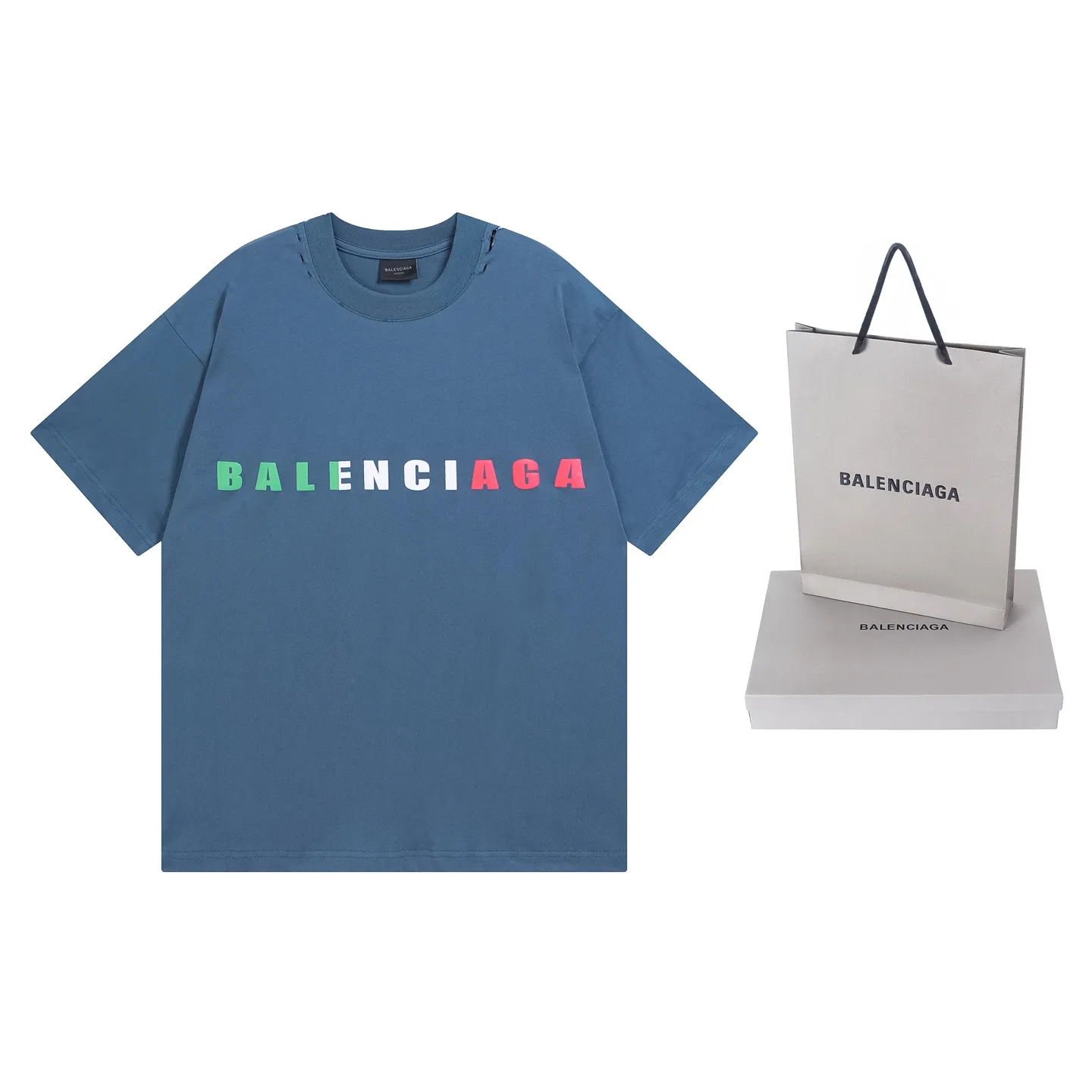 🅿️190 Detail Picture [Top version. Official website quality] BALENCI*GA/Paris. 25ss latest model. Paris English color LOGO foam printed washed and distressed short-sleeved T-shirt. Brick cabinet synchronization. The fabric is made of Paris ZP custom-woven and dyed 100% cotton double yarn compact cotton. The weight is 260 grams, the cloth surface is clean. The cloth pattern is clear, soft and comfortable, and the thread is dyed with no color difference. The classic pattern is foam printed using environmentally friendly imported materials, with clear letters and a strong three-dimensional feel. Restored brick cabinet. The garments were washed and aged, and polished by many hands. Produced by ultra-heavy craftsmanship, the market currency is very different, welcome to compare. The version adopts OS loose shoulder design. The same style for men and women. Code: BL253686 Color: black, floral gray, fog blue Size: XS S M L