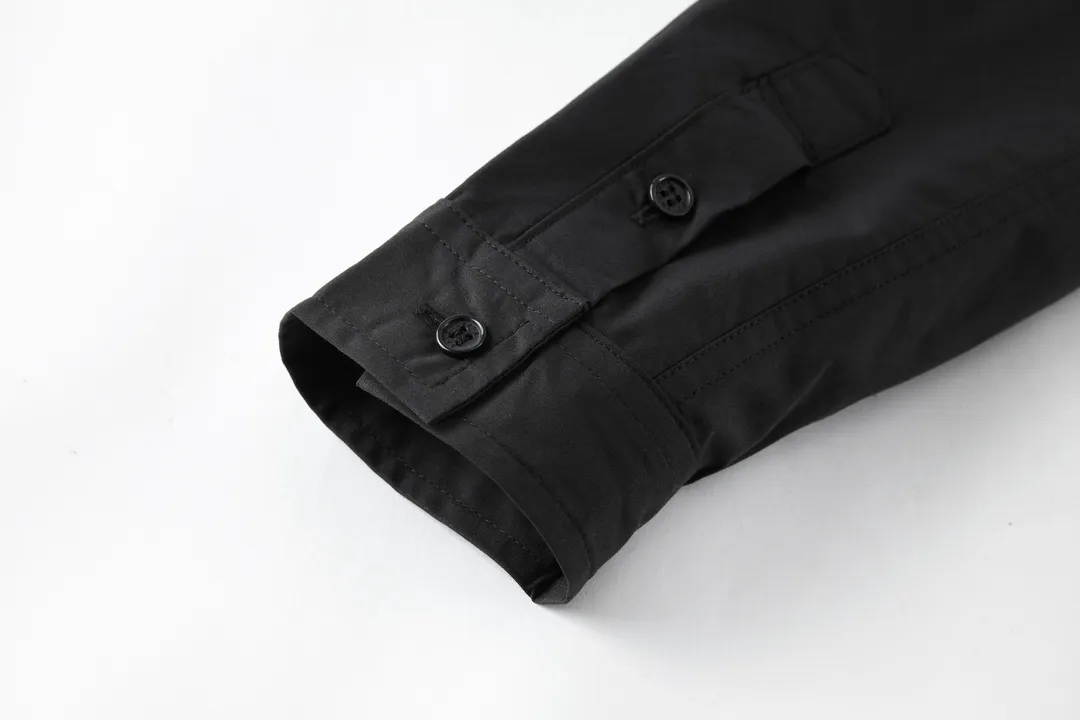 🅿️500 [Exclusive supply] BLCG 3B embroidered long-sleeved shirt (black) The fabric is made of high-count and high-density cotton woven fabric imported from Japan. The fabric is stable in shape and not easy to deform. The surface is smooth and the upper body is textured. It has good wrinkle resistance and maintains the pattern. The embroidery uses Tajima machine 10,000-needle embroidery. The flower shape is full and shiny. There is no connection. The middle webbing splicing is processed by laser fixed-point positioning to connect and align. The ready-made garments are sewn and spliced according to YB design, with dense and neat stitching to restore pattern details and upper body effects to the greatest extent. Size:S-M-L