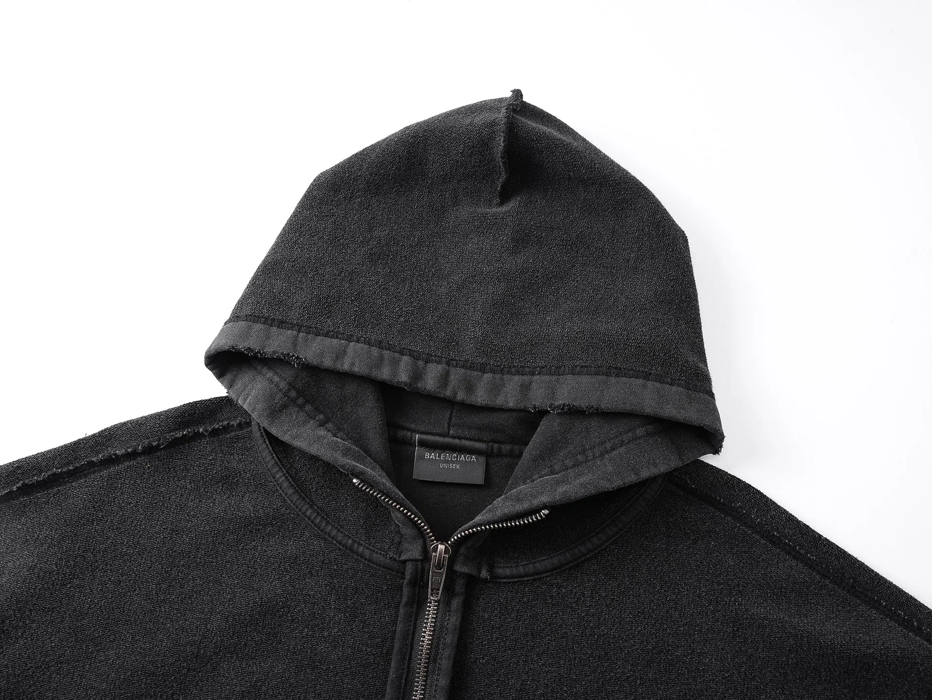 🅿️370 real photos [Top version. Official website quality] BALENCI*GA/Paris #2025 new style classic Coke wave spray LOGO embroidery on the reverse, washed, worn and worn hooded sweatshirt. The ready-made garments are stitched on the reverse side and washed, with a full sense of design. Comparisons are welcome. The fabric is made of Paris ZP custom-woven and dyed cotton sweatshirts. Weighing 460 grams, the cloth surface is clean. The cloth pattern is clear, soft and comfortable. The threads are dyed with no color difference. The classic letter LOGO is embroidered on the reverse using an imported Tajima embroidery machine. The effect is three-dimensional. Restore brick cabinet, adopt OS loose shoulder style. Same style for men and women. Code: BL259916 Color: washed black, size: XS S M L