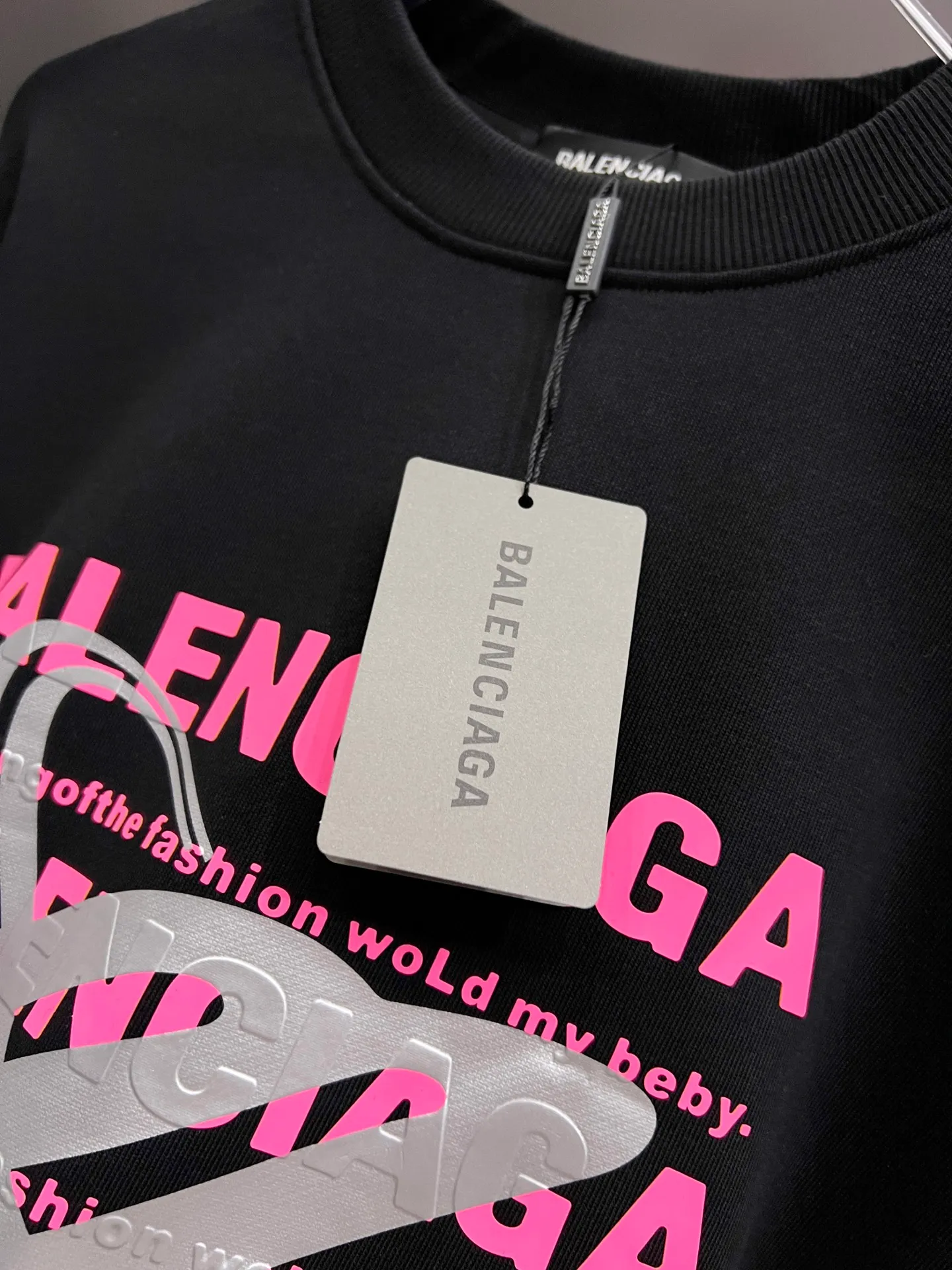 🅿️260 BAL Balenciaga 2025 Autumn and Winter New Style Round Neck Long Sleeve Sweater Classic Letter Foam Printing + Hot Silvering Process Uniform Loose Version for Men and Women S M L XL XXL Five Codes Color: Black White
