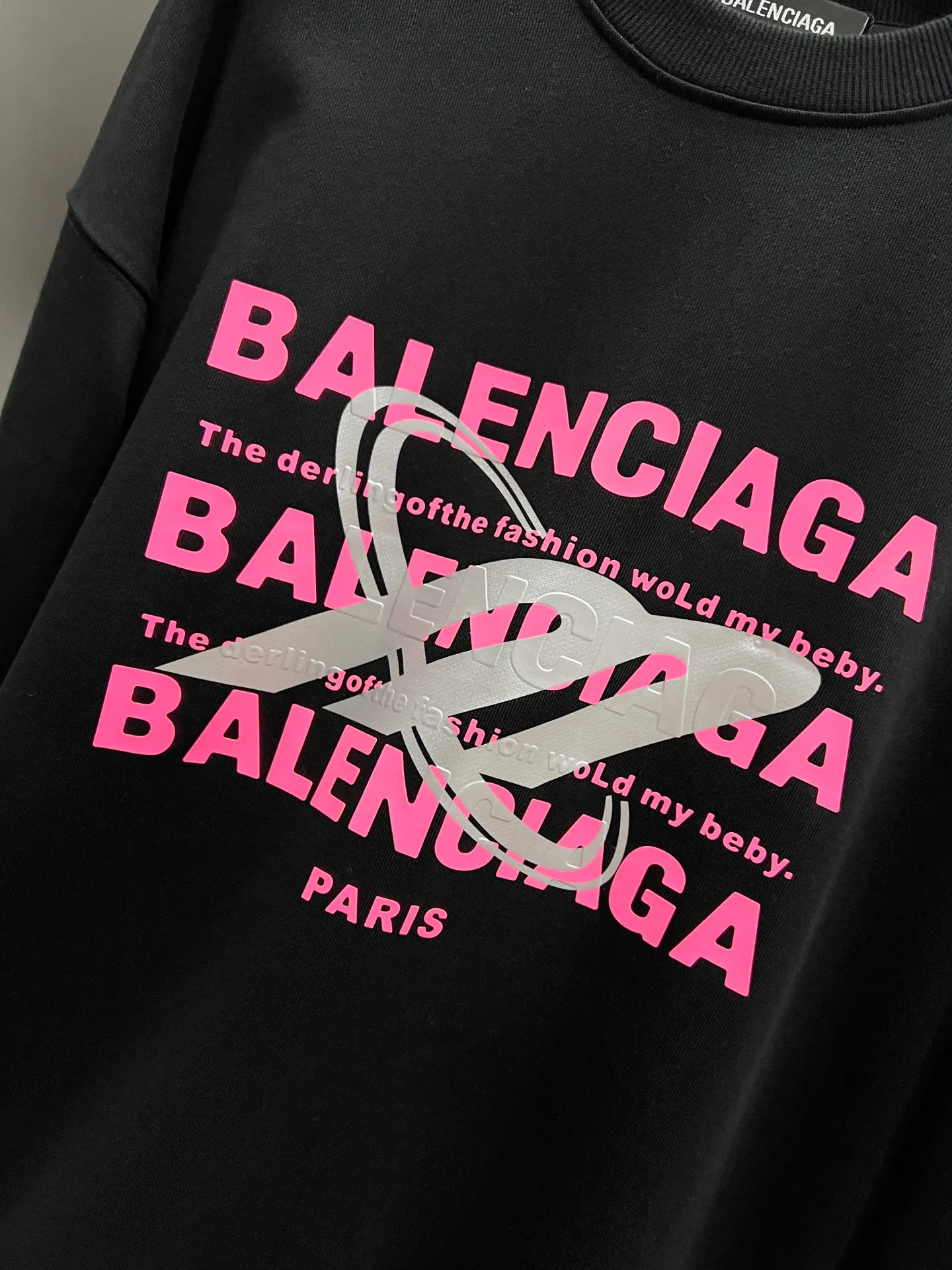 🅿️260 BAL Balenciaga 2025 Autumn and Winter New Style Round Neck Long Sleeve Sweater Classic Letter Foam Printing + Hot Silvering Process Uniform Loose Version for Men and Women S M L XL XXL Five Codes Color: Black White