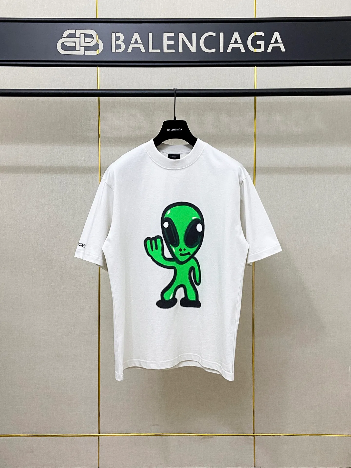 🅿️180 9196# Actual photo top version [[BALENCIA*GA] official website quality Paris new alien front panel smiley face print luminous effect short-sleeved T-shirt OS version loose dropped shoulders Unisex fabric: 260g 100% cotton double yarn Technology: front and rear digital direct injection right sleeve embroidery garment wash shaping solid color Color: black off-white floral gray Size: XS S M L