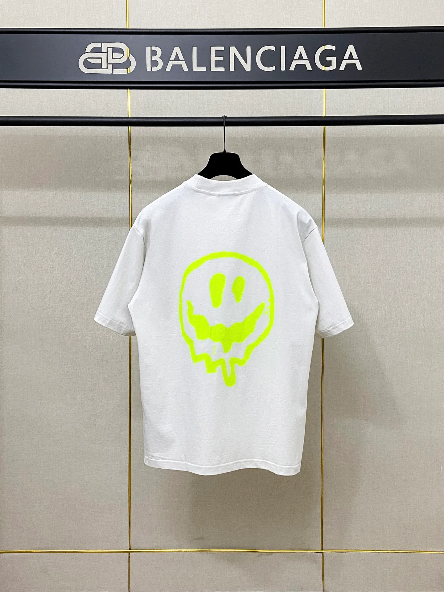 🅿️180 9196# Actual photo top version [[BALENCIA*GA] official website quality Paris new alien front panel smiley face print luminous effect short-sleeved T-shirt OS version loose dropped shoulders Unisex fabric: 260g 100% cotton double yarn Technology: front and rear digital direct injection right sleeve embroidery garment wash shaping solid color Color: black off-white floral gray Size: XS S M L