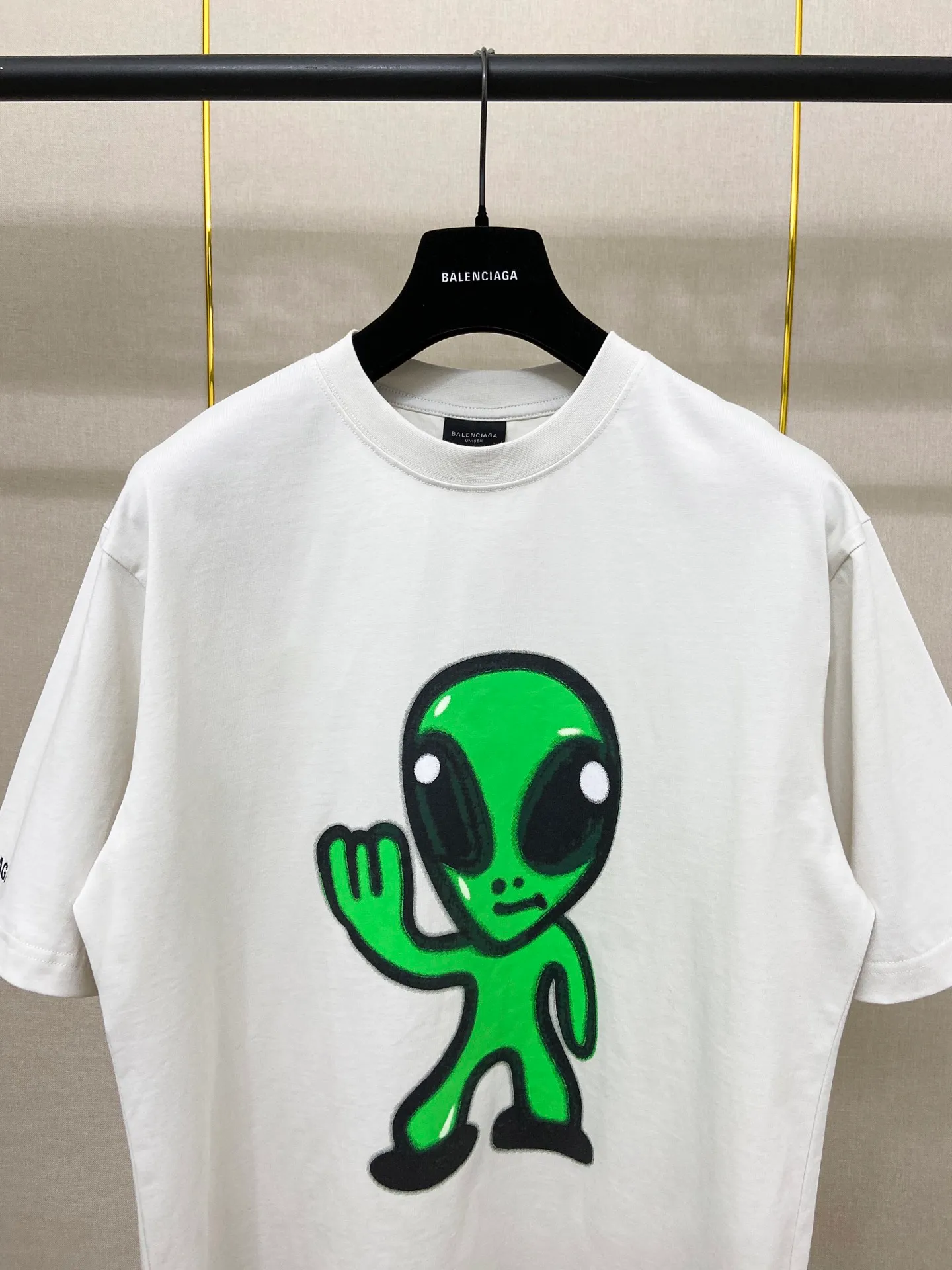 🅿️180 9196# Actual photo top version [[BALENCIA*GA] official website quality Paris new alien front panel smiley face print luminous effect short-sleeved T-shirt OS version loose dropped shoulders Unisex fabric: 260g 100% cotton double yarn Technology: front and rear digital direct injection right sleeve embroidery garment wash shaping solid color Color: black off-white floral gray Size: XS S M L