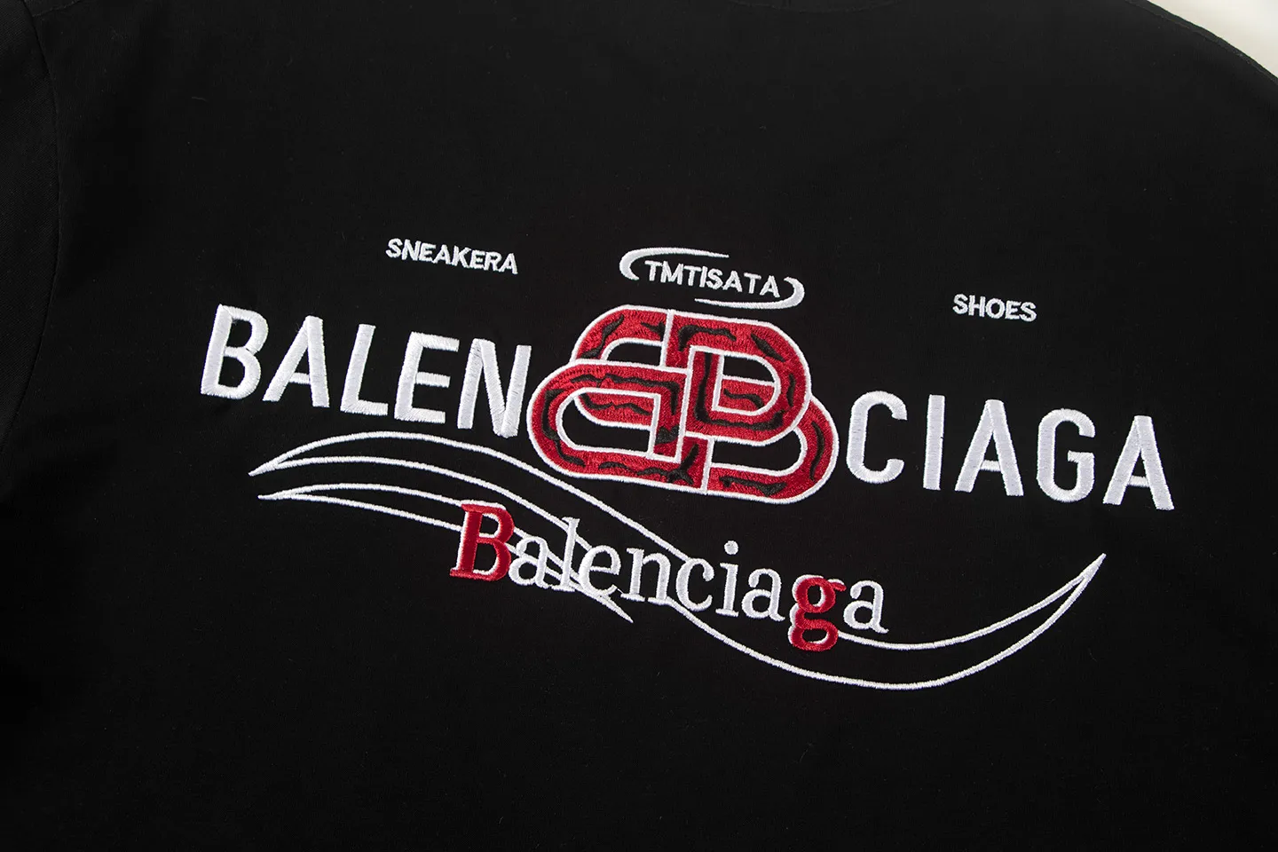 🅿️170 Balenciaga2026 embroidery🪡New T-shirt Material: Made of high version 300g double yarn combed cotton Size: S M L XL Color: black and white Style number: W2810