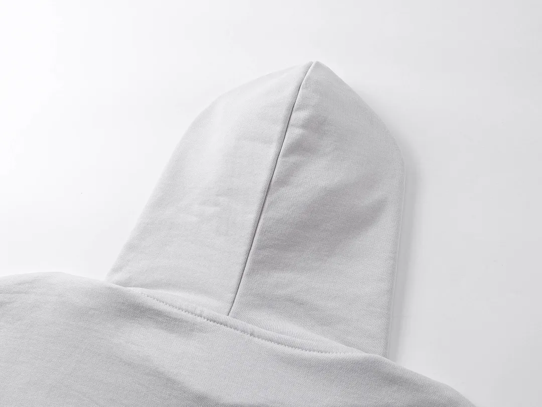 🅿️300 Detailed picture [Top version. Official website quality] BALENCI*GA/Paris#Classic model. Classic LOGO letter embroidered long-sleeved hooded sweatshirt on the front and back. 2024 autumn and winter brick cabinet synchronization.                       The fabric is made of Paris ZP custom-woven and dyed cotton double yarn David coat. The weight is 450 grams. The cloth surface is clean. The cloth pattern is clear, soft and comfortable. The threads are dyed with no color difference. The classic letters are embroidered with an imported Tajima embroidery machine. The letters are clear and the effect is three-dimensional, restoring the brick cabinet. The version adopts the OS loose shoulder style. The same style for men and women. Coding: BL238039 Color: black, ash, purple, khaki, off-white Size: XS S M L