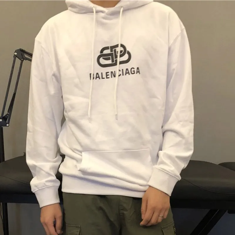 ♻️💯Upper body reference model picture❤️Top tested version BALENCIAGA haze blue lock print hooded sweatshirt [Top tested version] The only correct haze blue snowflake color on the entire network‼ ️Super white and high-end color... -Full set of 1:1 customized original accessories packaging (with logo Sydney paper + new moderator mark + washing + original hangtag) -The entire sweatshirt is made of 460 grams of pure cotton large terry, and the wet weight can reach 480 grams, full of thickness -Note ⚠️This year's Balenciaga hoodie uses embroidered phoenix eyes on the hood‼ ️Eliminating the previous hardware eyes, this is also a detail that distinguishes low-end versions on the market‼ ️The whole piece of clothing, hat rope, thread, and fabric are produced in the same vat with 0 color difference - imported elliptical machine printing is used. Each printing is neatly aligned and the overall printing has no edges. I make every piece of clothing with conscience and strive for excellence in every link. Just to sell a piece of clothing and retain a customer. Although our products are a little more expensive than others, the expensive money is kept in the clothes and is definitely not imported into my pocket.  Color: White Size: XS-L P:410