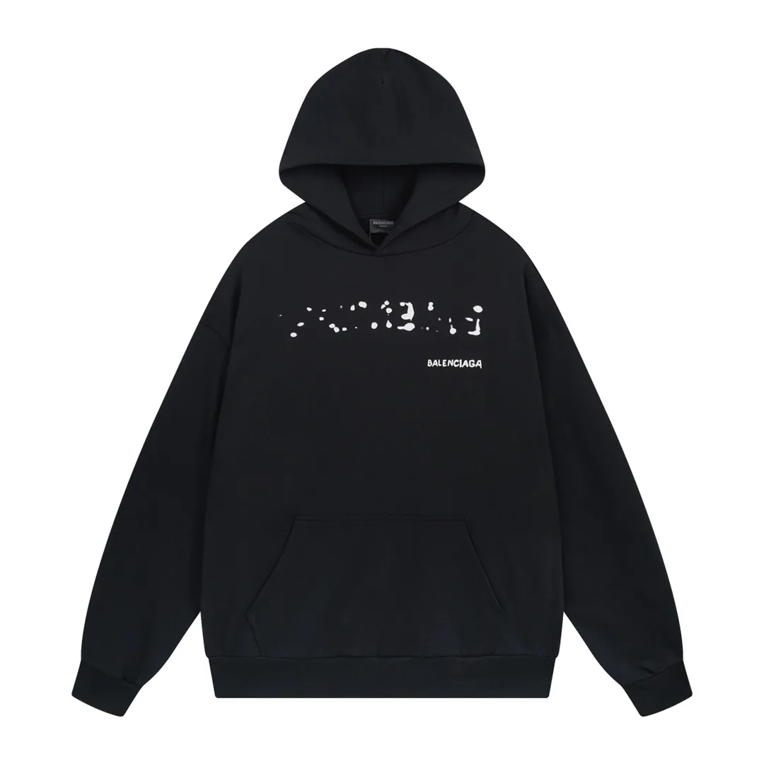🅿️296 Detailed picture [Top version. Official website quality] BALENCI*GA/Paris BALENCI*GA# 2023 new autumn and winter style, blurred letter shadow printed hooded sweatshirt. Brick cabinet synchronization. The fabric is made of Paris ZP custom-woven and dyed cotton terry Davidson. The weight is 450 grams. The cloth surface is clean. The cloth texture is clear. Soft and comfortable. Good color fastness. Not easy to change color. The threads are woven and dyed with no color difference. The printing uses imported environmentally friendly rubber paddles, cutting piece positioning, precision stencils, fine LOGO letters, clear letters, no burrs. The effect is three-dimensional, which is different from ordinary printing in the market. Restore brick cabinets. The version adopts OS loose shoulder design. Same style for men and women. Code: BL238013 Color: Black Size: XS S M L