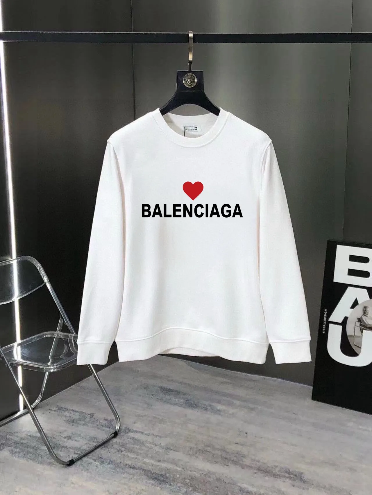 🅿️380 [BALENCIAGA] (Gospel for Fatty) hot-selling suit is coming. Focus on the original version of the official website. 2025 new hot-selling sweatshirt suit. The original order is the best. 🇭🇰The meticulous work of top designers. It has a fitting and perfect upper body effect. 100% natural high-quality Roman cotton, close-fitting comfort, noble and elegant! Original hardware embodies elegance and nobility! Counter size: M-5XL (maximum wear up to 220 pounds)