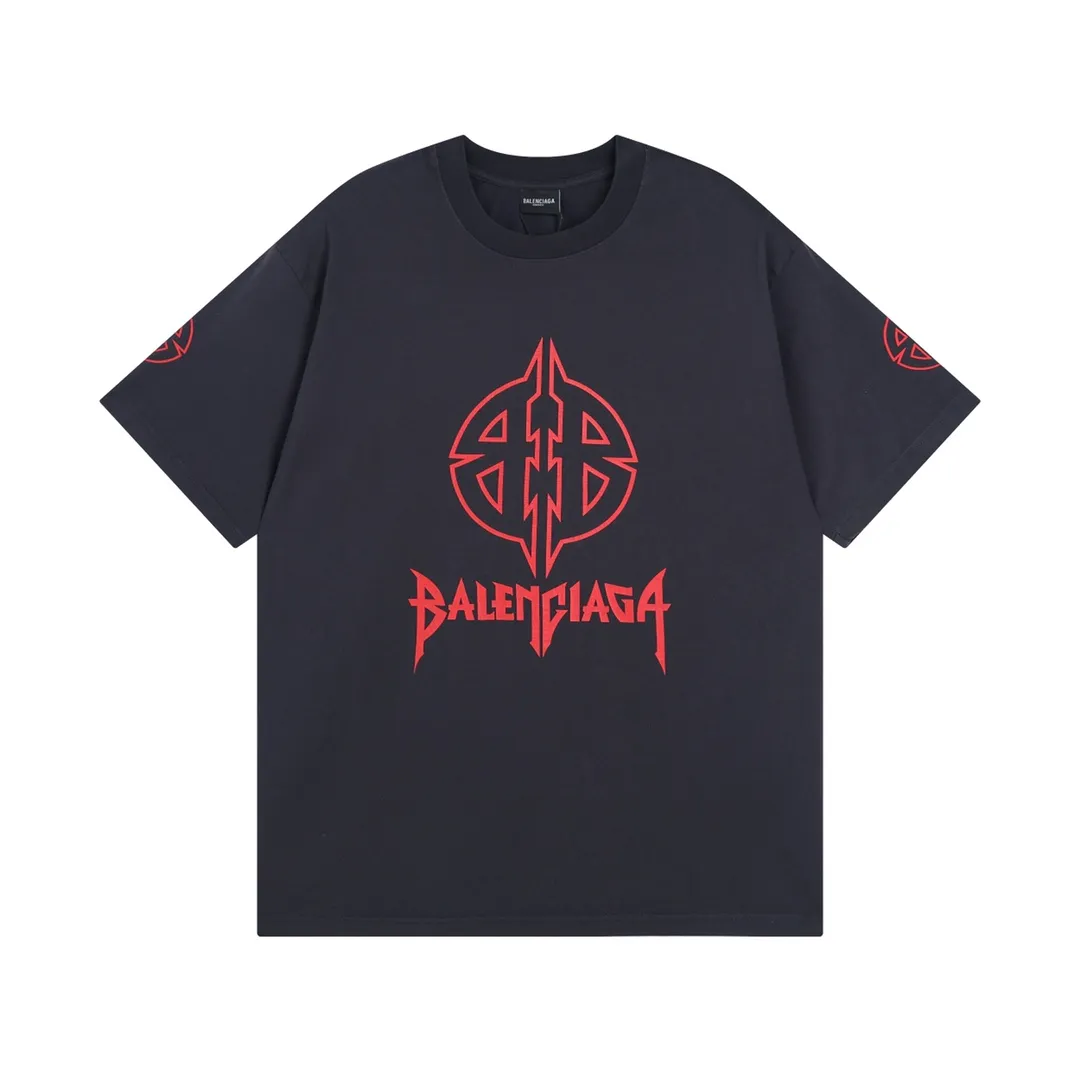 🅿️190 detailed pictures [Top version. Official website quality] BALENCI*GA/Paris. 2024 new style. Classic LOGO cracked printed washed long-sleeved T-shirt. Brick cabinet synchronization. Genuine product developed at the first time, happy to print and compare! The fabric is made of Paris ZP custom-woven and dyed cotton with double yarns and compact cotton. The weight is 260 grams. The cloth surface is clean. The cloth pattern is clear, soft and comfortable. The threads are dyed with no color difference. The classic printing is made of environmentally friendly imported materials, and the letters are cracked and printed. The letters are clear and the effect is three-dimensional. Restore the brick cabinet. Ready-made clothes are washed and distressed, different market currency, welcome to compare, the version adopts OS loose shoulder version. Same style for men and women Coding: BL223209 Color: dark blue gray, white Size: XS to L