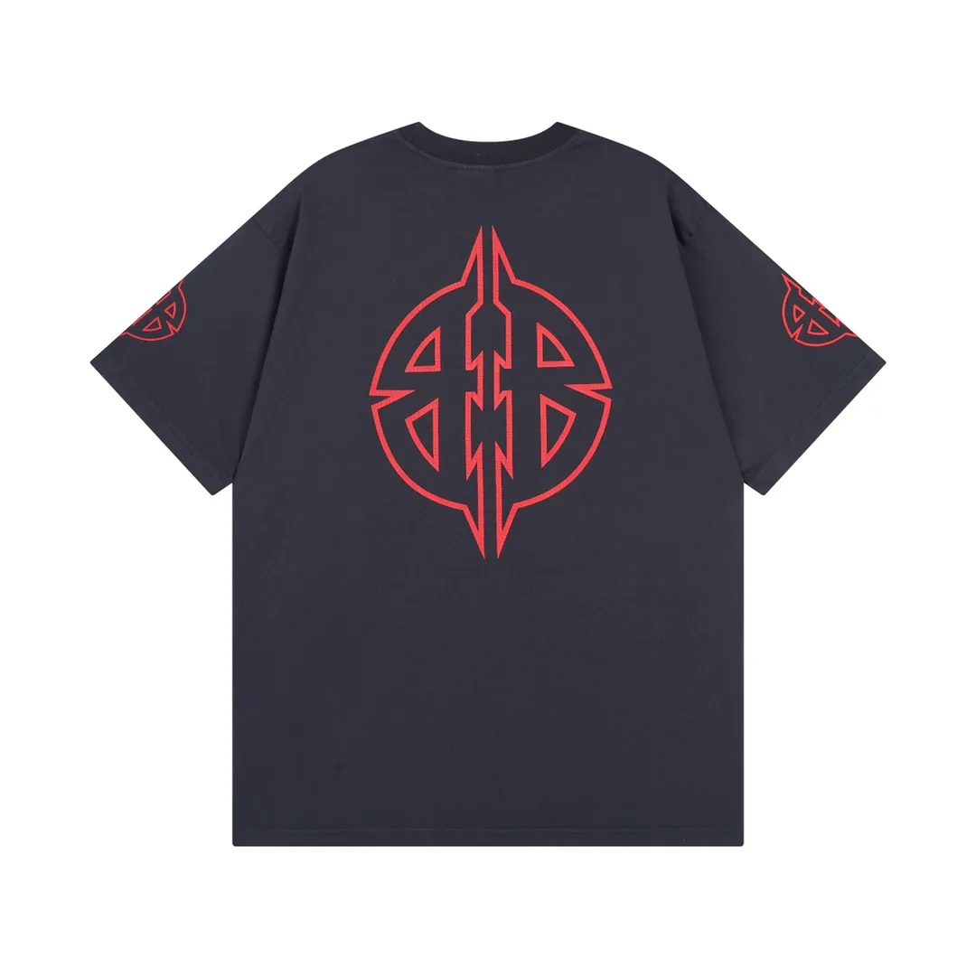 🅿️190 detailed pictures [Top version. Official website quality] BALENCI*GA/Paris. 2024 new style. Classic LOGO cracked printed washed long-sleeved T-shirt. Brick cabinet synchronization. Genuine product developed at the first time, happy to print and compare! The fabric is made of Paris ZP custom-woven and dyed cotton with double yarns and compact cotton. The weight is 260 grams. The cloth surface is clean. The cloth pattern is clear, soft and comfortable. The threads are dyed with no color difference. The classic printing is made of environmentally friendly imported materials, and the letters are cracked and printed. The letters are clear and the effect is three-dimensional. Restore the brick cabinet. Ready-made clothes are washed and distressed, different market currency, welcome to compare, the version adopts OS loose shoulder version. Same style for men and women Coding: BL223209 Color: dark blue gray, white Size: XS to L