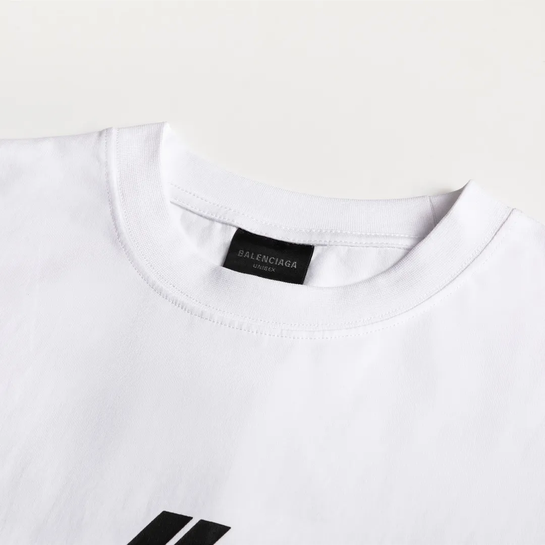 🅿️160 9101# Detailed picture Top version [BALENCIA*GA] Official website quality Paris new classic front and rear reflective printed T-shirt OS version Loose dropped shoulders Unisex style Fabric: 260g 100% cotton double yarn Technology: Front and back reflective printing Garment wash Shaping Solid color Color: Black White Size: XS S M L