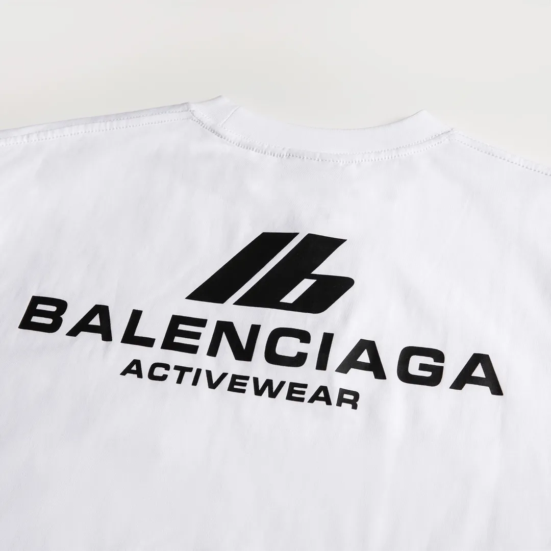 🅿️160 9101# Detailed picture Top version [BALENCIA*GA] Official website quality Paris new classic front and rear reflective printed T-shirt OS version Loose dropped shoulders Unisex style Fabric: 260g 100% cotton double yarn Technology: Front and back reflective printing Garment wash Shaping Solid color Color: Black White Size: XS S M L