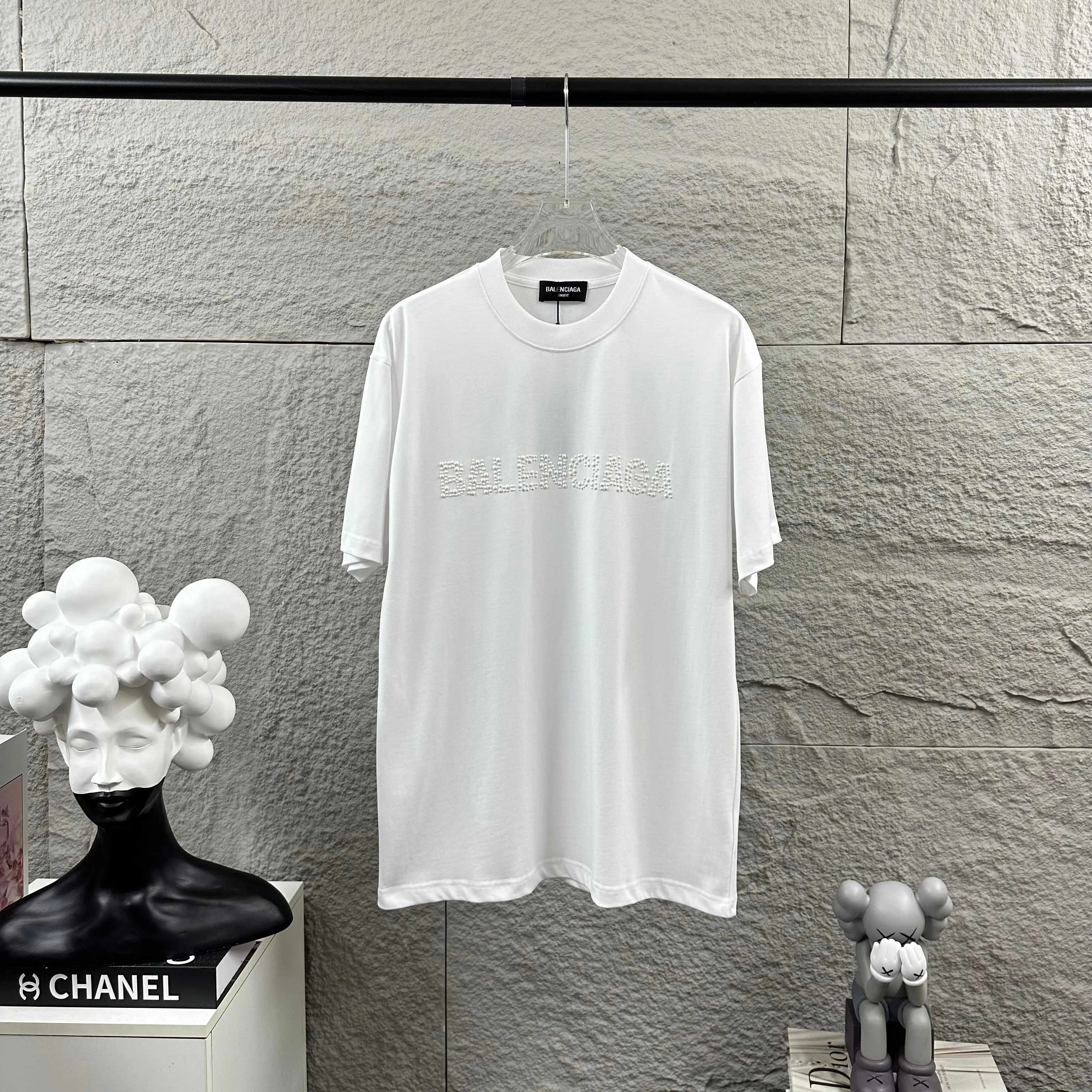 🅿️190 BALENCI*GA Paris 2025 spring and summer new short-sleeved T-shirt Classic three-dimensional hot diamond pearl craft Customized double yarn plain cotton fabric Short-sleeved T-shirt Unisex Color: Black White Size: S (90-130 catties) M (120-150 catties) L (140-165 catties) XL (160-180 catties) XXL (180-210 pounds)