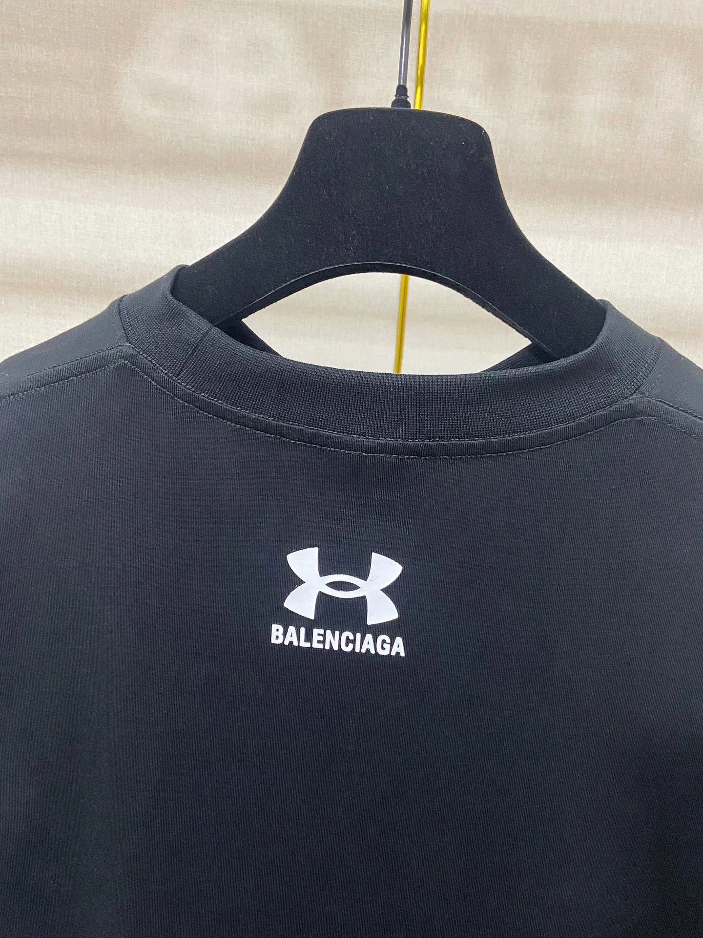 🅿️160 9182# Actual photo Top version [[BALENCIA*GA] Official website quality New Paris joint Under Armor printed short-sleeved T-shirt OS version Loose dropped shoulders Unisex style Fabric: 260g 100% cotton double yarn Technology: Front and rear left and right sleeve printing Garment wash Shape solid Color: Black Size: XS S M L