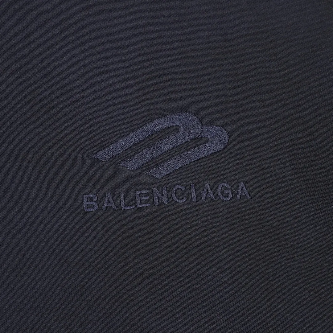 🅿️620 Balenciaga/Balenciaga plaid patch letter zipper jacket is made of customized matt Taslan professional fabrics, plus three-proof coating process, Teflon anti-fouling treatment, anti-oil stains and easy to clean, polyester high-density bird's eye mesh lining, three-dimensional circulation breathable structure, quick moisture export, anti-static treatment, more comfortable to wear in autumn and winter, imported environmentally friendly glue screen printing, custom hardware zipper double puller LOGO, custom accessories three labels Size: XS-L