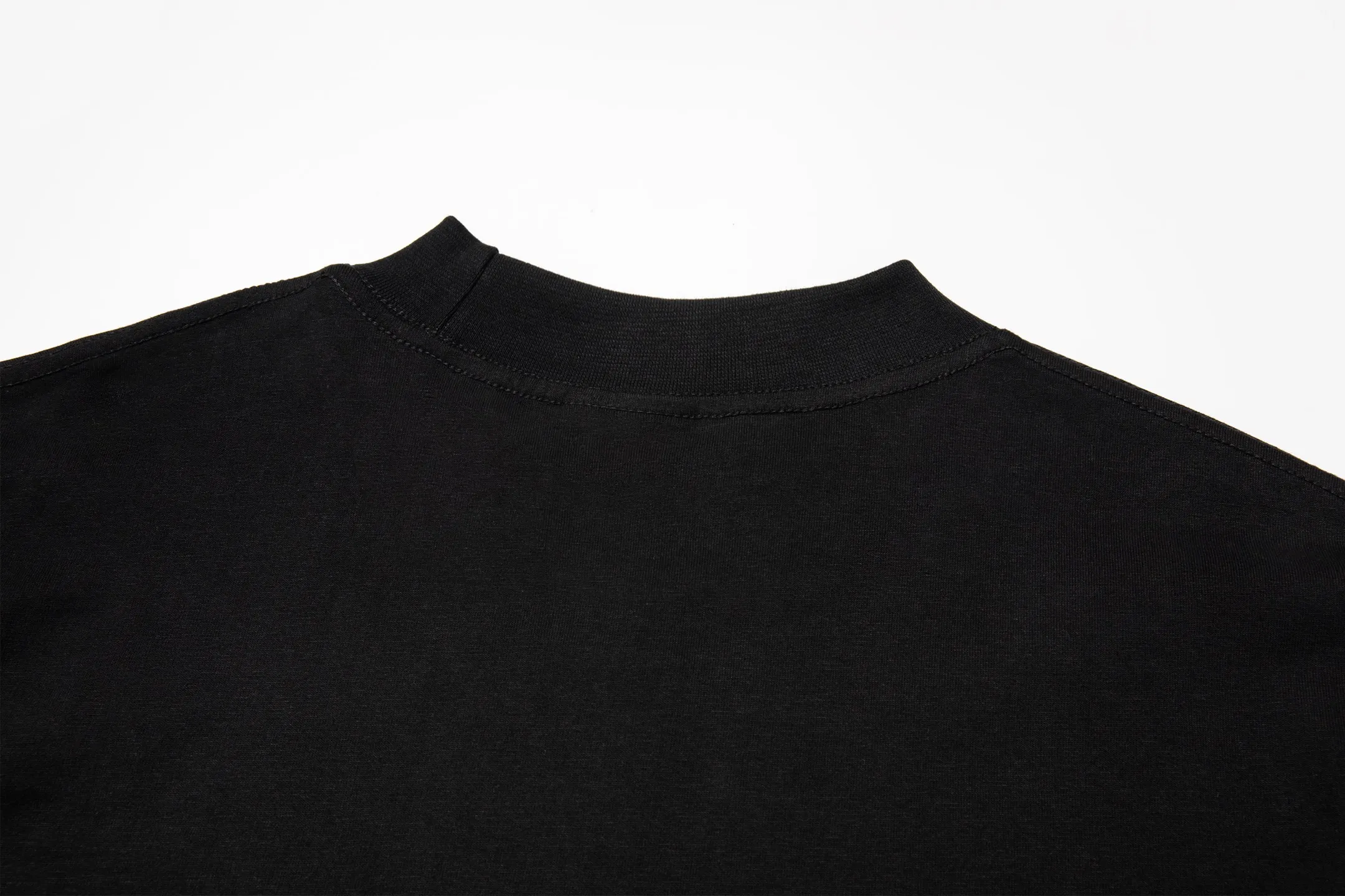 🅿️180 9209# Detailed picture Top version [[BALENCIA*GA] Official website quality Paris new classic letter LOGO embroidered short-sleeved T-shirt OS version Loose dropped shoulders Unisex style Fabric: 260 grams 100% cotton double yarn Craftsmanship: Embroidery on the front and rear panels, left and right sleeves Garment wash Shape solid color Color: Black Mist blue Size: XS S M L