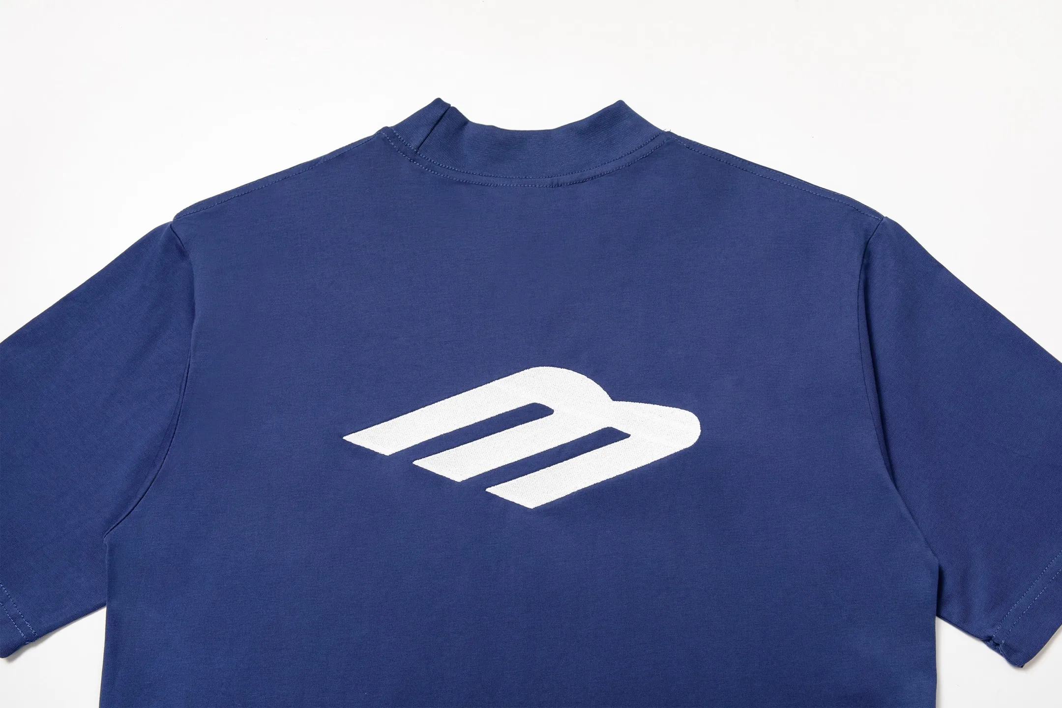 🅿️180 9207# Detailed picture Top version [[BALENCIA*GA] official website quality Paris new ski series 3M size LOGO embroidered short-sleeved T-shirt OS version Loose dropped shoulders Unisex style Fabric: 260g 100% cotton double yarn Technology: Front and back embroidery Garment washing Shape solid Color: Black Blue Yellow Size: XS S M L