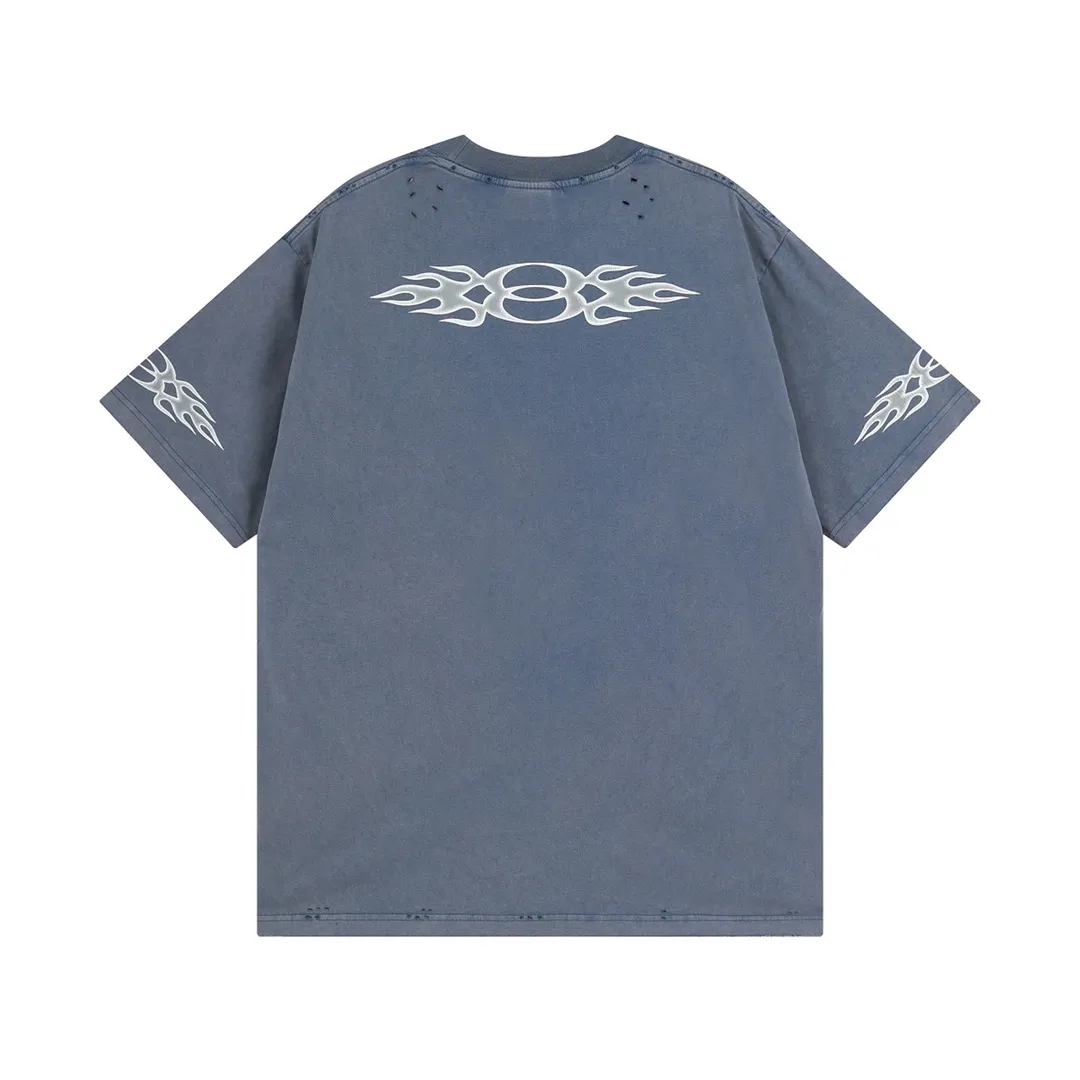 🅿️200 Detailed picture [Top version. Official website quality] BALENCI*GA/Paris#.2024#Double Ring# Flame Direct Injection Printed Washed and Distressed Short-sleeved T-shirt 2024 New Style. Genuine product developed at the first time, widely used in the market. Happy printing comparison! The fabric is made of Paris ZP custom-woven and dyed cotton double yarn. Weighing 260 grams, the cloth surface is clean. The cloth pattern is clear, soft and comfortable. The threads are dyed with no color difference. The printing uses environmentally friendly imported materials for direct printing, with clear patterns and three-dimensional effects. The entire garment is washed, distressed and worn. The version adopts OS loose shoulder design. Same style for men and women. Code: BL223376 Color: black, yellow, washed blue. Size: XS to L