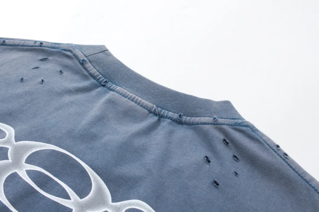 🅿️200 Detailed picture [Top version. Official website quality] BALENCI*GA/Paris#.2024#Double Ring# Flame Direct Injection Printed Washed and Distressed Short-sleeved T-shirt 2024 New Style. Genuine product developed at the first time, widely used in the market. Happy printing comparison! The fabric is made of Paris ZP custom-woven and dyed cotton double yarn. Weighing 260 grams, the cloth surface is clean. The cloth pattern is clear, soft and comfortable. The threads are dyed with no color difference. The printing uses environmentally friendly imported materials for direct printing, with clear patterns and three-dimensional effects. The entire garment is washed, distressed and worn. The version adopts OS loose shoulder design. Same style for men and women. Code: BL223376 Color: black, yellow, washed blue. Size: XS to L