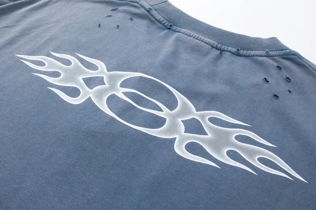 🅿️200 Detailed picture [Top version. Official website quality] BALENCI*GA/Paris#.2024#Double Ring# Flame Direct Injection Printed Washed and Distressed Short-sleeved T-shirt 2024 New Style. Genuine product developed at the first time, widely used in the market. Happy printing comparison! The fabric is made of Paris ZP custom-woven and dyed cotton double yarn. Weighing 260 grams, the cloth surface is clean. The cloth pattern is clear, soft and comfortable. The threads are dyed with no color difference. The printing uses environmentally friendly imported materials for direct printing, with clear patterns and three-dimensional effects. The entire garment is washed, distressed and worn. The version adopts OS loose shoulder design. Same style for men and women. Code: BL223376 Color: black, yellow, washed blue. Size: XS to L