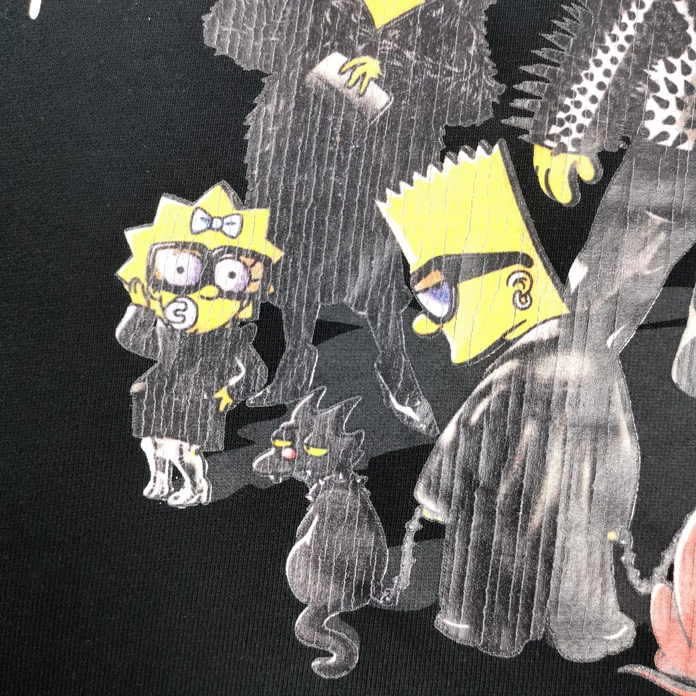 Additional details - Spring and Autumn top-notch proven version of Balenciaga BALENCIAGA The Simpsons cartoon pattern burst pattern pure cotton loose loose hooded sweatshirt for men and women couples. The process uses Kangli printing cracking effect. The front panel printing glue bursting effect uses imported transparent slurry to scrape the bottom to make the printing bursting feel uniform. (PS: If this process is missing, the printing will easily fall off in large areas after cracking.) The embroidery at the hem uses a Tajima embroidery machine imported from Japan, which makes the size and spacing of the letters even, and the hollows of the letters will not be filled. Precise craftsmanship, full of details. The fabric is made of 520g crystal composite fleece cotton, brand new, washed, and labeled. Genuine products are consistent and synchronized, and coded authentic products are consistent and synchronized. Top tested version, accurate and flawless.  Color: White Blue Black Size: XS-L P:520