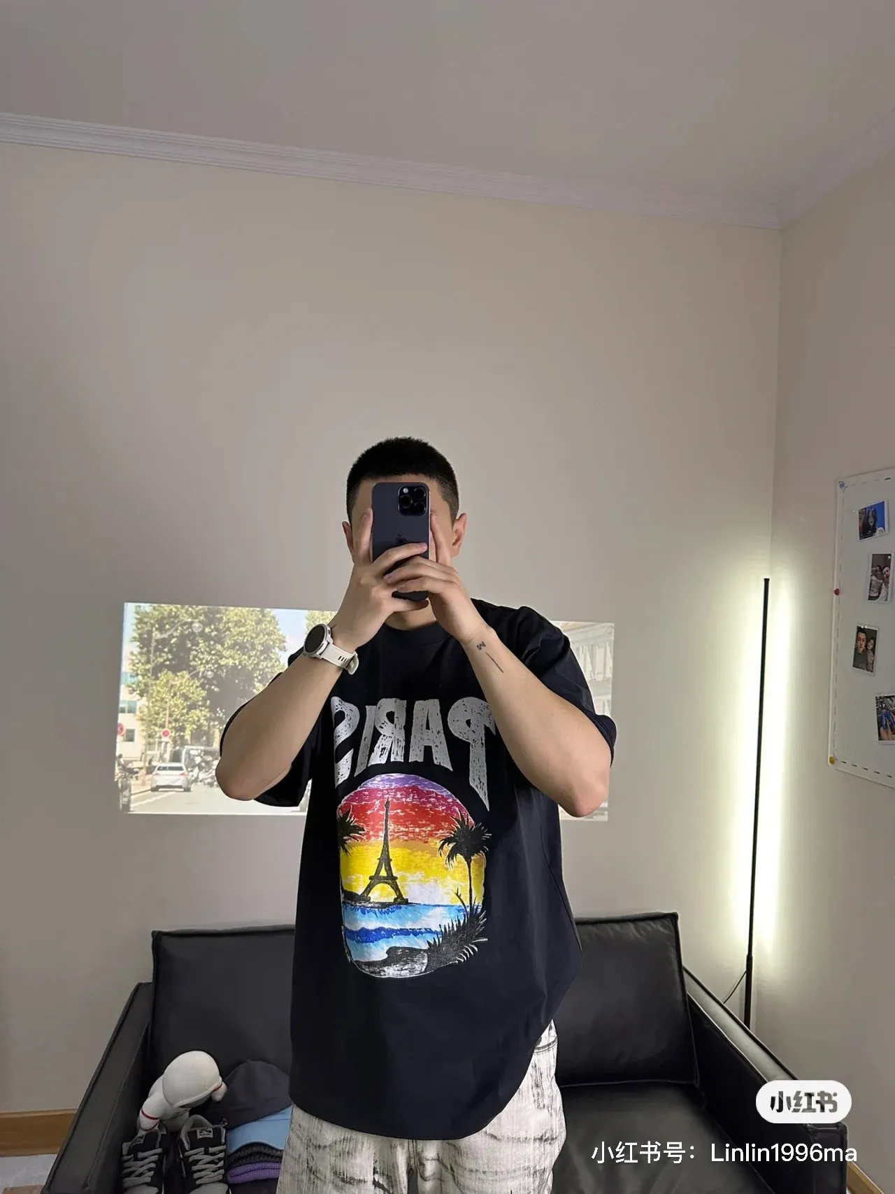 ♻️💯Upper body reference model picture❤️Top tested version 𝐁A𝐋EN𝐂IA𝐆A/Balenciaga Sunset Paris Eiffel Tower T-shirt Fabric: Double yarn 32 counts 240g - counter synchronization #The highest version on the market The original development of custom-woven fabrics is washed and treated. The texture is full of thickness and different from market products. Highly restored #Original mold opening Use imported elliptical machine printing Every print is neatly aligned and has no burrs Hand-printed front and rear platens. Precision mesh production screen. Imported environmentally friendly pulp squeegee. Letters are clearly restored. Letter spacing. The size is consistent with the original version. Highly restored 24ss. Best-selling model on the market. Same style for men and women. Size: xs s m l. Color: white black P: 290