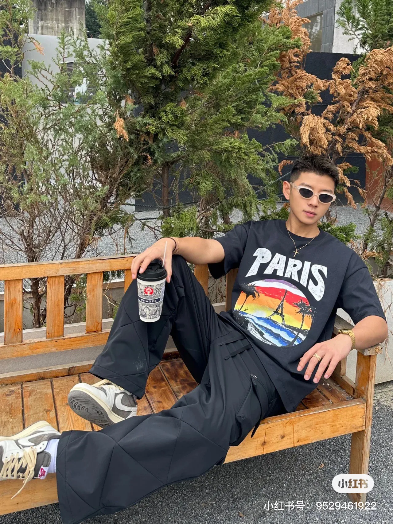 ♻️💯Upper body reference model picture❤️Top tested version 𝐁A𝐋EN𝐂IA𝐆A/Balenciaga Sunset Paris Eiffel Tower T-shirt Fabric: Double yarn 32 counts 240g - counter synchronization #The highest version on the market The original development of custom-woven fabrics is washed and treated. The texture is full of thickness and different from market products. Highly restored #Original mold opening Use imported elliptical machine printing Every print is neatly aligned and has no burrs Hand-printed front and rear platens. Precision mesh production screen. Imported environmentally friendly pulp squeegee. Letters are clearly restored. Letter spacing. The size is consistent with the original version. Highly restored 24ss. Best-selling model on the market. Same style for men and women. Size: xs s m l. Color: white black P: 290
