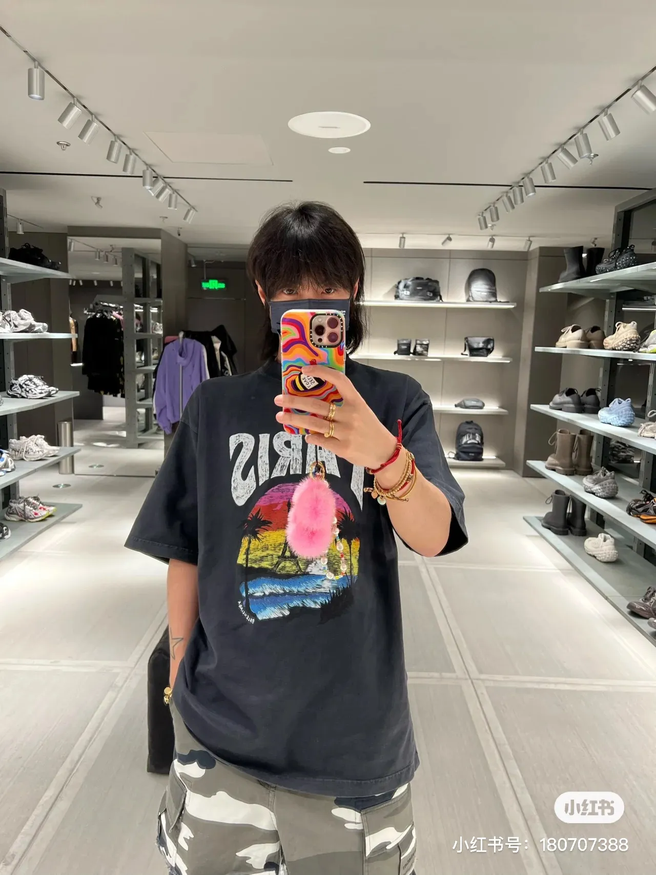 ♻️💯Upper body reference model picture❤️Top tested version 𝐁A𝐋EN𝐂IA𝐆A/Balenciaga Sunset Paris Eiffel Tower T-shirt Fabric: Double yarn 32 counts 240g - counter synchronization #The highest version on the market The original development of custom-woven fabrics is washed and treated. The texture is full of thickness and different from market products. Highly restored #Original mold opening Use imported elliptical machine printing Every print is neatly aligned and has no burrs Hand-printed front and rear platens. Precision mesh production screen. Imported environmentally friendly pulp squeegee. Letters are clearly restored. Letter spacing. The size is consistent with the original version. Highly restored 24ss. Best-selling model on the market. Same style for men and women. Size: xs s m l. Color: white black P: 290