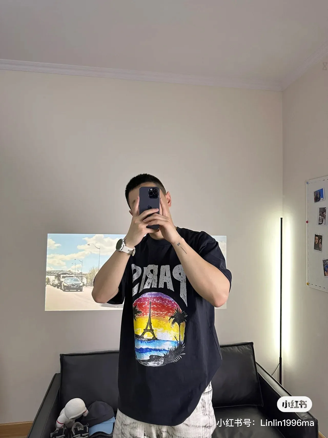 ♻️💯Upper body reference model picture❤️Top tested version 𝐁A𝐋EN𝐂IA𝐆A/Balenciaga Sunset Paris Eiffel Tower T-shirt Fabric: Double yarn 32 counts 240g - counter synchronization #The highest version on the market The original development of custom-woven fabrics is washed and treated. The texture is full of thickness and different from market products. Highly restored #Original mold opening Use imported elliptical machine printing Every print is neatly aligned and has no burrs Hand-printed front and rear platens. Precision mesh production screen. Imported environmentally friendly pulp squeegee. Letters are clearly restored. Letter spacing. The size is consistent with the original version. Highly restored 24ss. Best-selling model on the market. Same style for men and women. Size: xs s m l. Color: white black P: 290