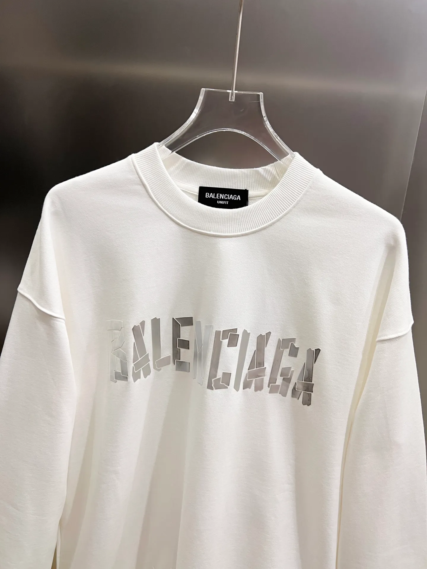 🅿️260 BAL Balenciaga 2025 Autumn and Winter New Style Round Neck Long Sleeve Sweater Classic Letter Laser Printing Technology Uniform Loose Version for Men and Women S M L XL XXL Five Codes Color: Black White