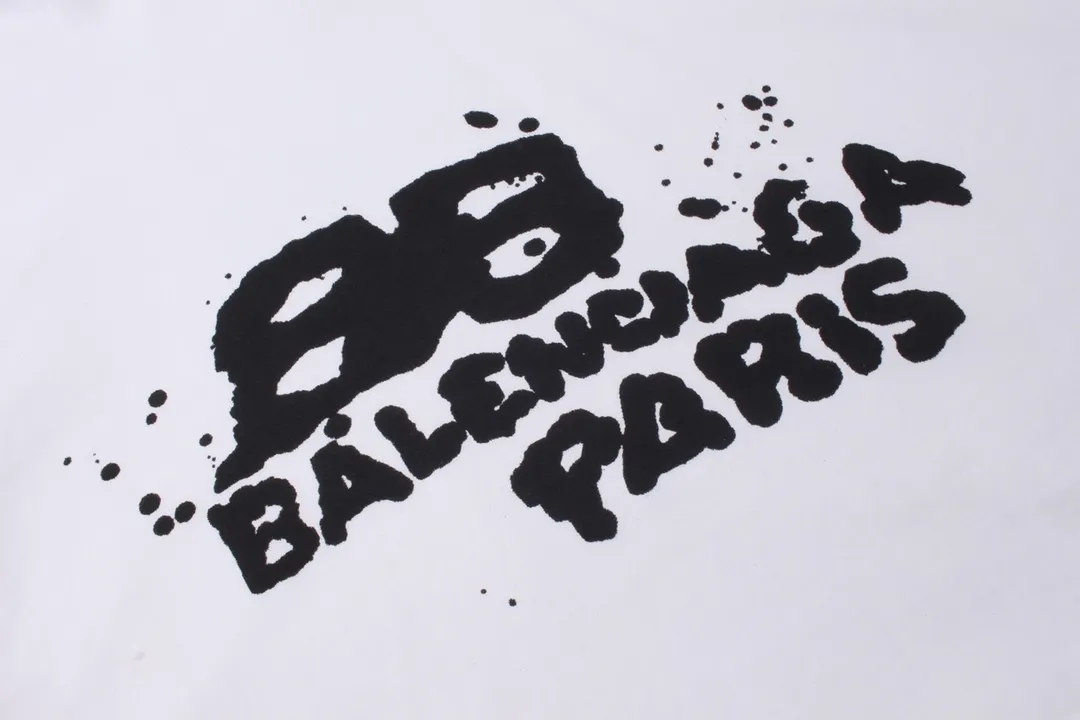 🅿️300 Detailed picture [Top version. Official website quality] BALENCI*GA/Paris BALENCI*GA#BB hand-painted graffiti long-sleeved hooded sweatshirt. 2023 autumn and winter new products. Brick cabinet synchronization. The fabric is made of Paris ZP custom-woven and dyed cotton double-yarn David sweatshirt. The weight is 450 grams, the cloth surface is clean. The cloth pattern is clear. Soft and comfortable. Good color fastness. Not easy to change color. The threads are woven and dyed with no color difference. The printing uses a round machine hand-painted effect. No burrs. The color is the same as the original board. The whole piece of clothing is hand-made and worn. The brick cabinet is restored. The version adopts the OS loose shoulder style. Same style for men and women. Coding: BL238018 Color: black, white, gray blue, pink Size: XS S M L