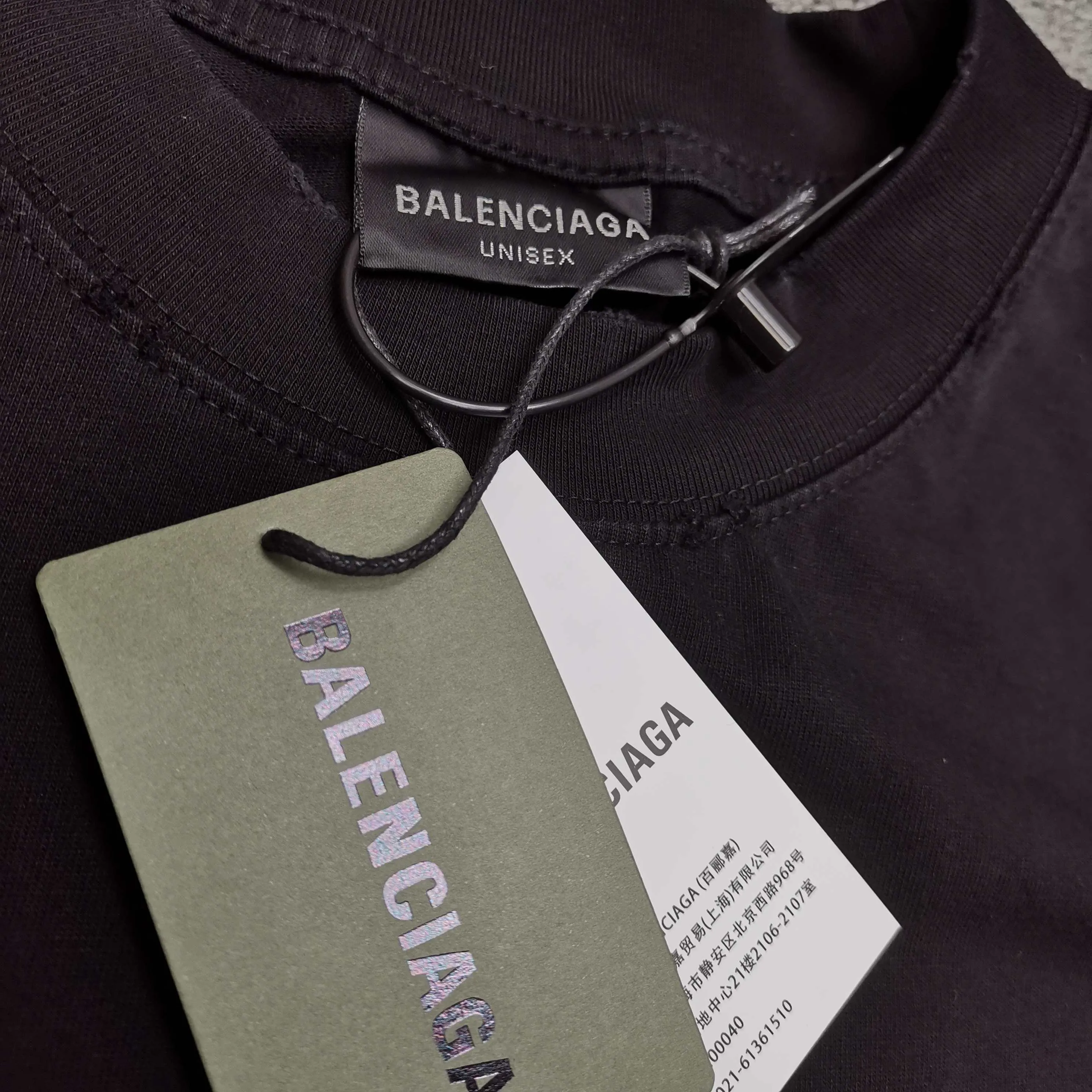 Top tested version ⭐️ Balenciaga SS25 new spring and summer series embroidered double B logo on the front, washed and frayed to make the effect 280 grams of double yarn pure cotton, originally developed Color: Black Size: XS S M L P260