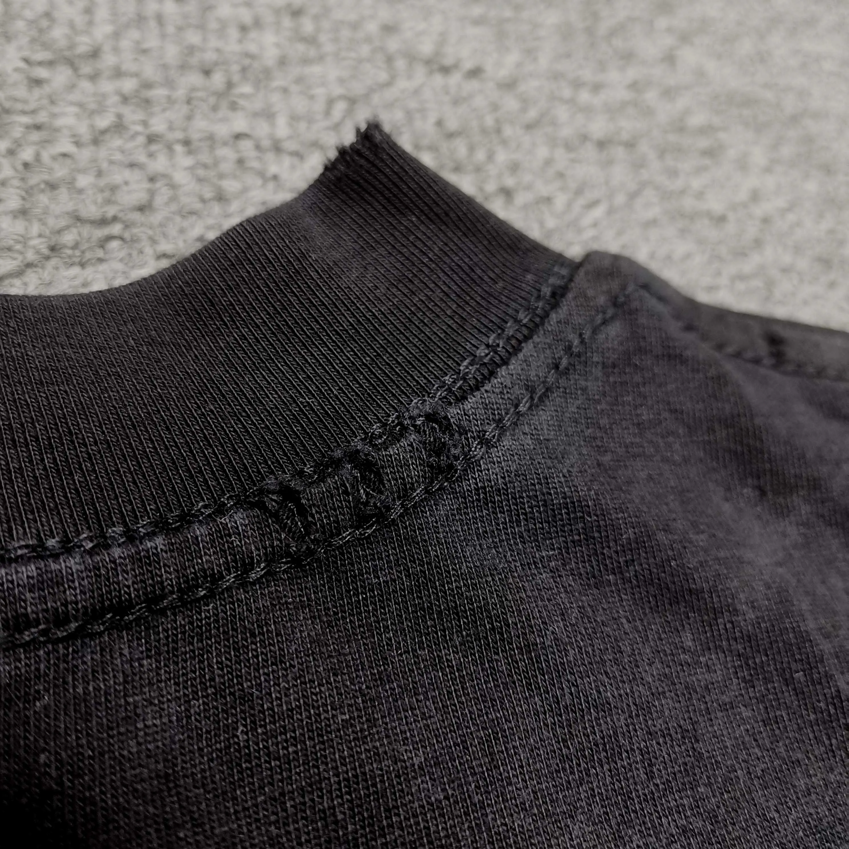 Top tested version ⭐️ Balenciaga SS25 new spring and summer series embroidered double B logo on the front, washed and frayed to make the effect 280 grams of double yarn pure cotton, originally developed Color: Black Size: XS S M L P260