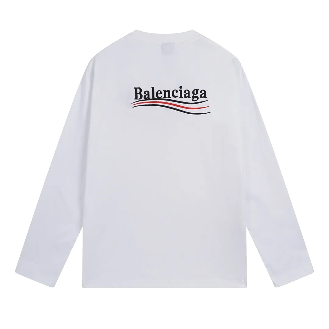 🅿️190 Real photos [Top version. Official website quality] BALENCI*GA/Paris#Classic.Coke embroidered long-sleeved T-shirt# The fabric is made of Paris ZP custom-woven and dyed cotton double yarn. Weighing 260 grams, the cloth surface is clean. The cloth pattern is clear, soft and comfortable. The threads are dyed with no color difference. The classic pattern embroidery uses an imported embroidery machine, and the embroidery thread color is embroidered according to the original color. It is produced according to the pictures in the Jubie market. The letters are clear. The three-dimensional effect is strong. The version adopts the OS loose shoulder version. The same style for men and women. Coding: BL225007 Color: black, white Size: XS S M L