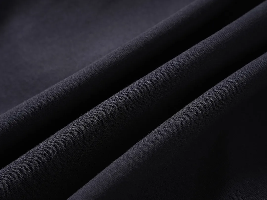 🅿️320 real shots [Top version. Official website quality] BALENCI*GA/Paris. 2024 new style Sanskrit LOGO fuzzy direct-printed hooded sweatshirt on the chest, synchronized with brick cabinets. Developed genuine products in the first time, enjoy printing and comparison! The fabric is made of Paris ZP custom-woven and dyed cotton sweatshirt. Weighing 460 grams, the cloth surface is clean. The cloth pattern is clear, soft and comfortable. The threads are dyed with no color difference. The classic LOGO is printed using environmentally friendly imported materials, with clear pattern letters and a three-dimensional effect. Restore brick cabinets, different market currency, welcome to compare, the version adopts OS loose shoulder version. Same style for men and women Code: BL238921 Color: gray blue Size: XS S M L