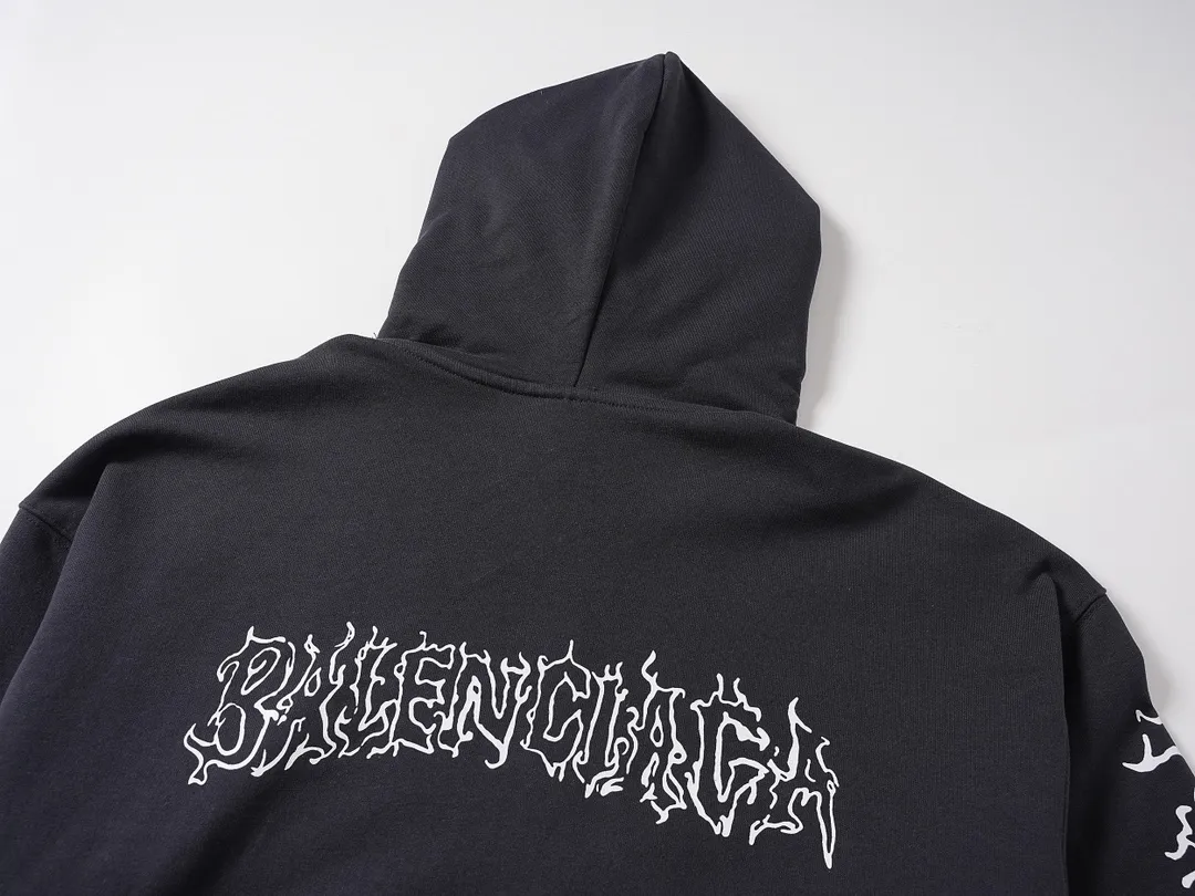 🅿️320 real shots [Top version. Official website quality] BALENCI*GA/Paris. 2024 new style Sanskrit LOGO fuzzy direct-printed hooded sweatshirt on the chest, synchronized with brick cabinets. Developed genuine products in the first time, enjoy printing and comparison! The fabric is made of Paris ZP custom-woven and dyed cotton sweatshirt. Weighing 460 grams, the cloth surface is clean. The cloth pattern is clear, soft and comfortable. The threads are dyed with no color difference. The classic LOGO is printed using environmentally friendly imported materials, with clear pattern letters and a three-dimensional effect. Restore brick cabinets, different market currency, welcome to compare, the version adopts OS loose shoulder version. Same style for men and women Code: BL238921 Color: gray blue Size: XS S M L