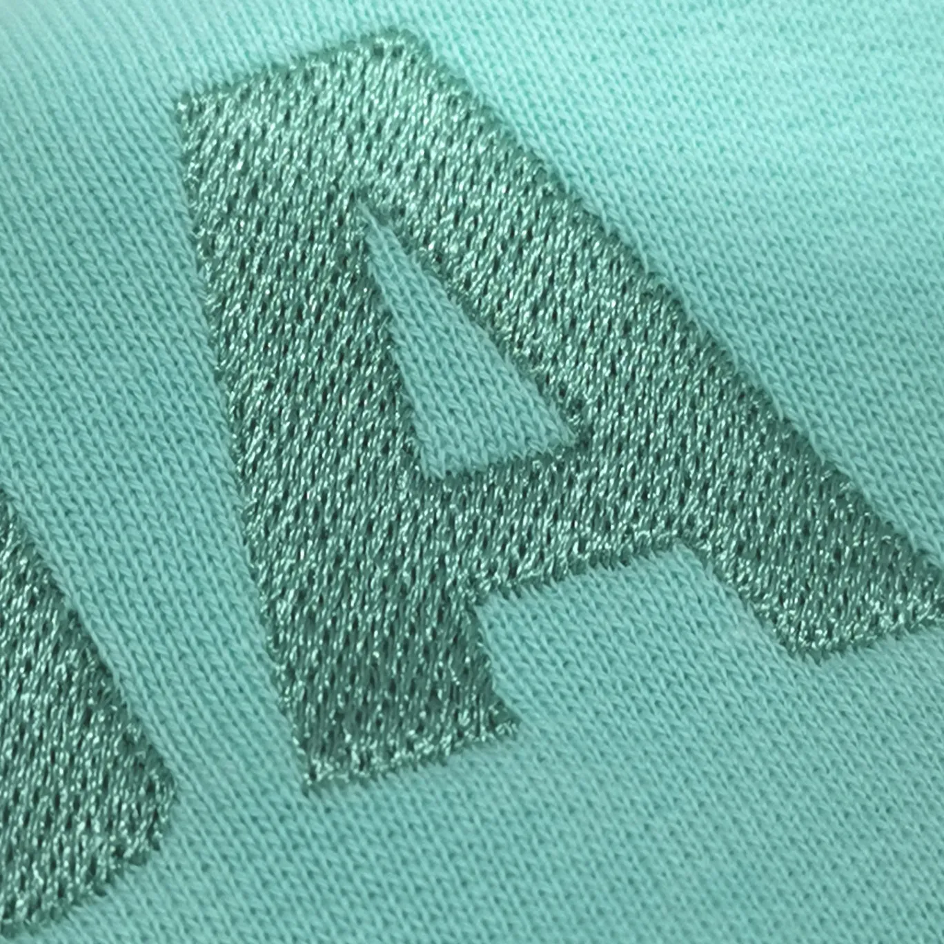 Additional details - the top version of BALENCIAGA with large LOGO basic letters on the back, pure cotton loose, same style for male and female couples, high-end embroidered cotton hoodie, hooded sweatshirt, the god of simplicity in Paris, a volume sought after by many stars. Lisa’s favorite basic short-sleeved Paris style, which has a very high appearance rate. Wear alone, paired with jeans, shorts, and sweatpants, it's a versatile style. Xiaohongshu, a hot item on INS, a must-have for Paris fans.  Using Tajima embroidery technology imported from Japan, the printing looks very three-dimensional and full, with no threads. Regardless of the size, the front and back letters can be expressed perfectly! The fabric is made of 460g pure cotton combed terry fabric!  A complete set of customized tags, collar tags, washed, plastic bags, and most importantly, a complete set of bags, tag codes, and codes are all authentic.  Color: mint green dark brown Size: XS-L P:450