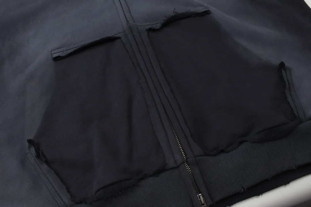 🅿️400 Detailed Pictures [Top version. Official website quality] BALENCI*GA/Paris. 23ss latest classic hot model. Buy the original board at the first time. Color. Printing. Washing. Production can be authentic. Wrong version in the market. Welcome to compare. Tape direct printing. Ready-made garments are washed and worn twice. The worn zipper cardigan hooded jacket. Brick cabinet synchronization. The fabric is made of Paris ZP custom-woven and dyed cotton sweatshirt. The weight is 450 grams, the cloth surface is clean. The cloth pattern is clear, soft and comfortable, and the threads are dyed with no color difference. The classic pattern adopts Kornit imported direct injection. The letters are clear and the effect is three-dimensional. Restored brick cabinet. The garments were washed and aged, and polished by many hands. Produced by ultra-heavy craftsmanship, special market currency. Note⚠️ZP fabric is made of fine-grained yarn. Pay attention to the big difference! Welcome to compare! The version adopts OS loose shoulder version. The same style for men and women. Code: BL238022 Color: Dark gray blue. Red Size: XS S M L