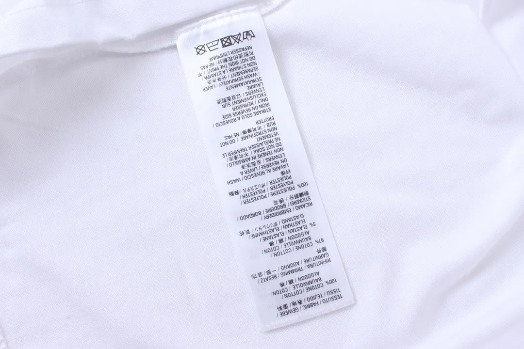 🅿️216 Actual pictures [Top version. Official website quality] BALENCI*GA/Paris co-branded Adidas Adidas clover three-stripe LOGO printed long-sleeved T-shirt #brick cabinet synchronization. Wait for a while to purchase and develop. Differentiating market currency, the fabric is made of Paris ZP custom-woven and dyed cotton double yarn. Weighing 260 grams, the cloth surface is clean. The cloth pattern is clear, soft and comfortable. The threads are dyed with no color difference. The classic pattern is printed with advanced materials, the letters are clear, three-dimensional, without burrs, and the brick cabinet is restored. Comparisons welcome. The version adopts OS loose shoulder design. Same style for men and women. Code: BL225008 Color: black, white, blue Size: XS S M L
