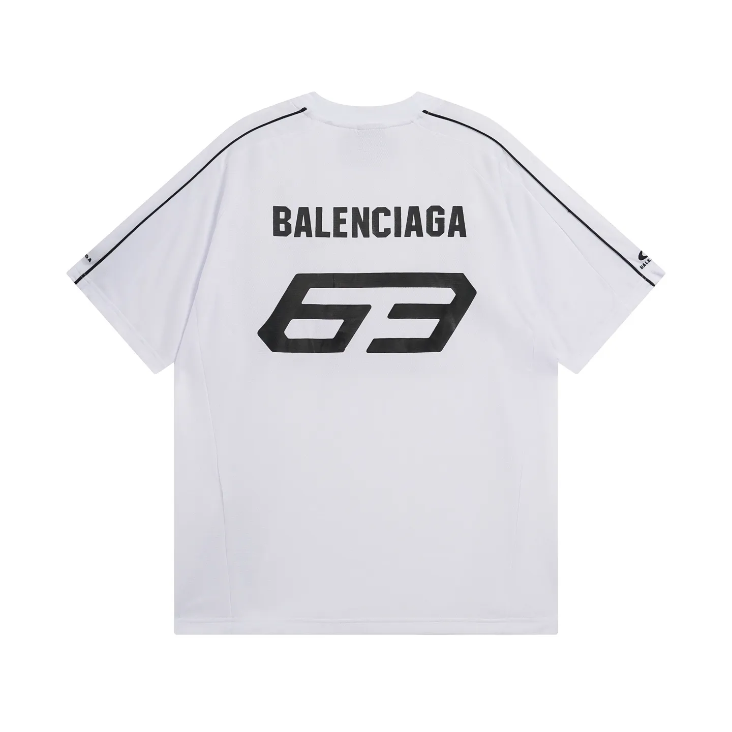 🅿️226 Actual pictures [Top version. Official website quality] BALENCI*GA/Paris co-branded Lamborghini jersey, printed embroidery on the front and back, embroidered on the left and right sleeves, multi-position short-sleeved T-shirt #overweight craftsmanship. SS25 latest model. Research and development at the first time, different market currencies. Comparisons welcome. The fabric is made of custom-woven sports fabric that absorbs moisture and is comfortable and dry. Whether you are doing sports or fitness or going out on the street every day, you can easily become the center of attention. Stretch ribbing at neckline. Weighing 260 grams, the cloth surface is clean. The cloth pattern is clear, soft and comfortable. The threads are dyed with no color difference. The printing uses imported environmentally friendly rubber paddles. The embroidery is done using imported Tajima embroidery machines. The pattern letters are clear, three-dimensional and without burrs. Jubie market produces pictures based on pictures. Welcome to compare. The version adopts OS loose shoulder design. Same style for men and women. Code: BL253691 Color: black, white Size: XS S M L