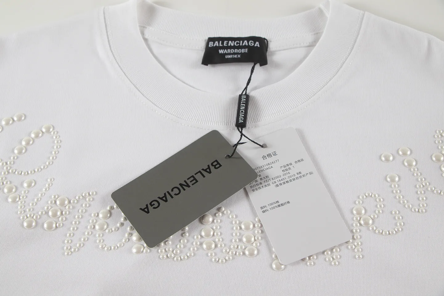 🅿️170 Balenciaga2026 new T-shirt (pearl craft) Material: Made of high version 300g double yarn combed cotton Size: S M L XL Color: black and white Style number: W2667