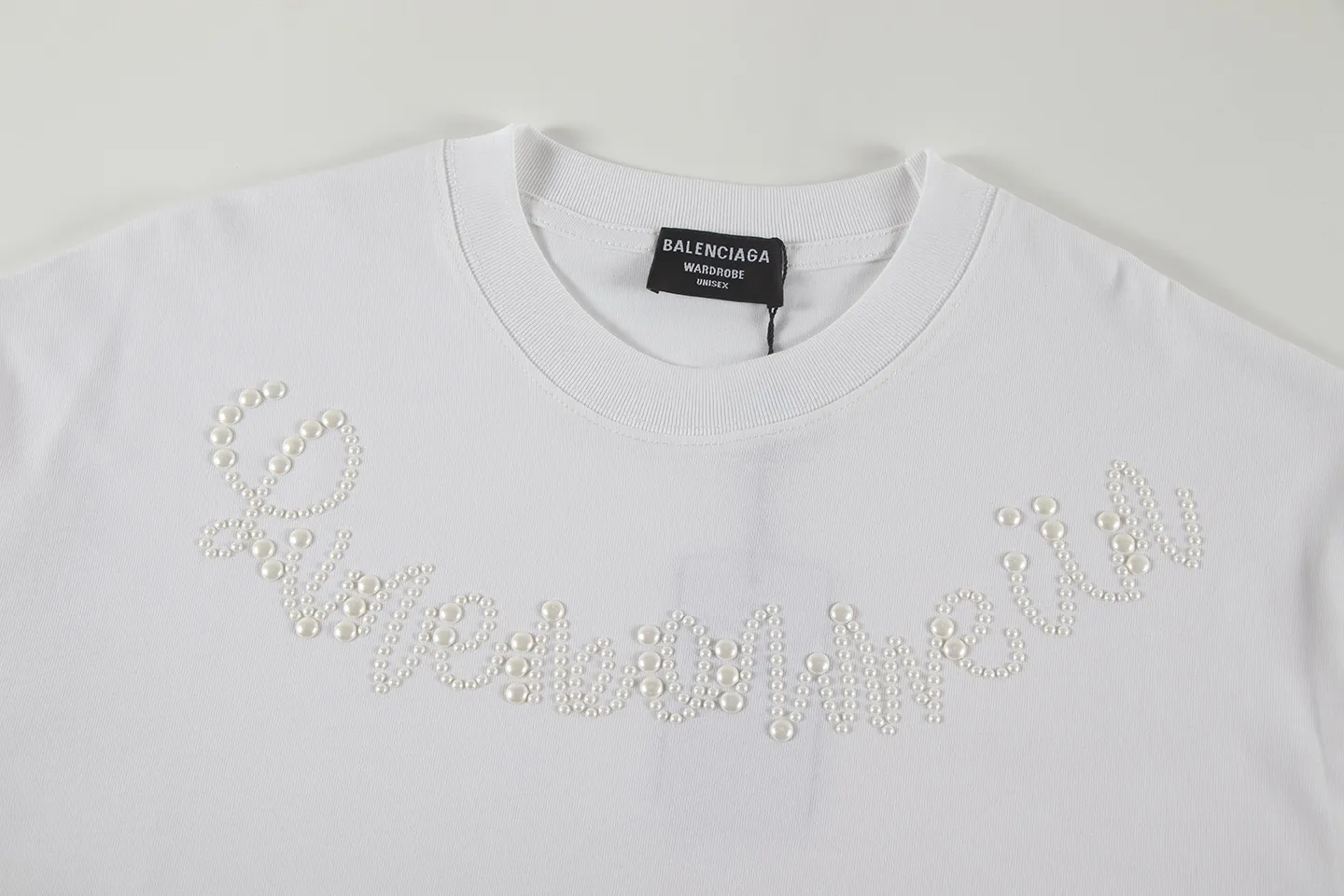 🅿️170 Balenciaga2026 new T-shirt (pearl craft) Material: Made of high version 300g double yarn combed cotton Size: S M L XL Color: black and white Style number: W2667