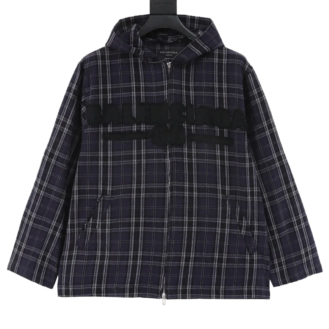 🅿️580 Balenciaga/Balenciaga BLCG 25FW blue plaid appliqué suit jacket Light luxury A must-have item for daily commuting for men and women Correct version Welcome to compare Detailed features · Custom-developed plaid flannel fabric · OS silhouette design · Infrared laser alignment cutting process All alignment · Side diagonal pockets Hooded design · Customized molded hardware zippers Double puller design · Tajima high-speed embroidery machine 200,000 appliqués · Washing process to enhance the feel · Diagonal pockets on the side of trousers · Pockets decorated with embroidery · Original main mark washed tag packaging Color: Picture color Size: 46-52