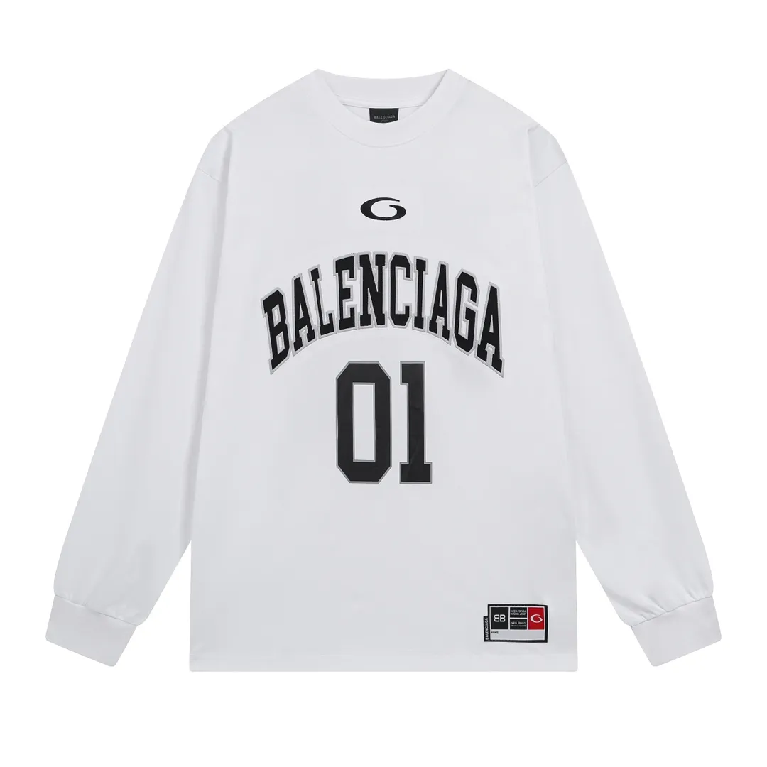 🅿️260 photos [Top version. Official website quality] BALENCI*GA/Paris.SS25 latest basketball uniform embroidered printed long-sleeved T-shirt. The front embroidery is embroidered and printed using a Tajima computer embroidery machine, the lower left corner is stamped, and the back piece is printed. Brick cabinets are synchronized. Genuine products are developed at the first time. The fabric is made of Paris ZP custom-woven and dyed cotton double yarn. Weighing 260 grams, the cloth surface is clean. The cloth pattern is clear, soft and comfortable. The threads are dyed with no color difference. The printing uses environmentally friendly imported materials, the letters are clear and the effect is three-dimensional. The version adopts OS loose shoulder design. Same style for men and women. Code: BL255069 Color: black, white, colorful blue, purple Size: XS S M L