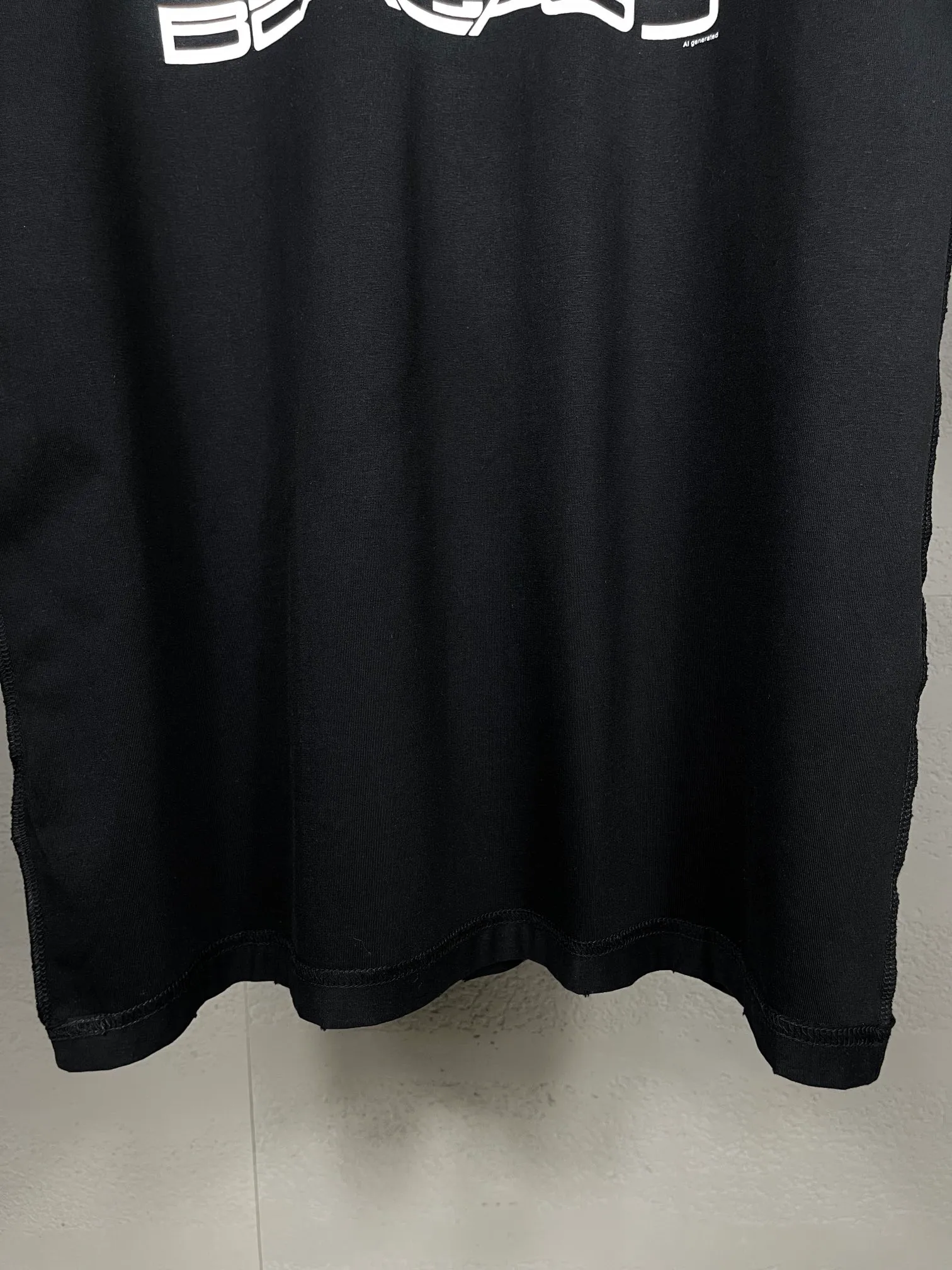 🅿️194 photos [Top version. Official website quality] BALENCI*GA/Paris AI GENERATED series new T-shirt #2024 new style. The reverse stitching design is full of sense. The front, back, left and right sleeves are printed with the new LOGO. The ready-made garments are washed and worn. Notice! ️The original version of this style is made with reverse stitching. It is worn, washed and distressed. This is the normal practice in the Jubie market. The black and gray cuff prints are different. #2024 Spring and Summer Brick Cabinet Synchronization Welcome to compare. The fabric is made of Paris ZP custom-woven and dyed cotton double yarn, with a weight of 260 grams. The cloth surface is clean. The cloth pattern is clear, soft and comfortable. The threads are dyed with no color difference. The classic letter LOGO is printed with imported environmentally friendly glue. The letters are clear and the effect is three-dimensional. Restore the brick cabinet, adopt OS loose shoulder style. Same style for men and women. Code: BL223335 Color: black, light gray, white. Size: XS to L