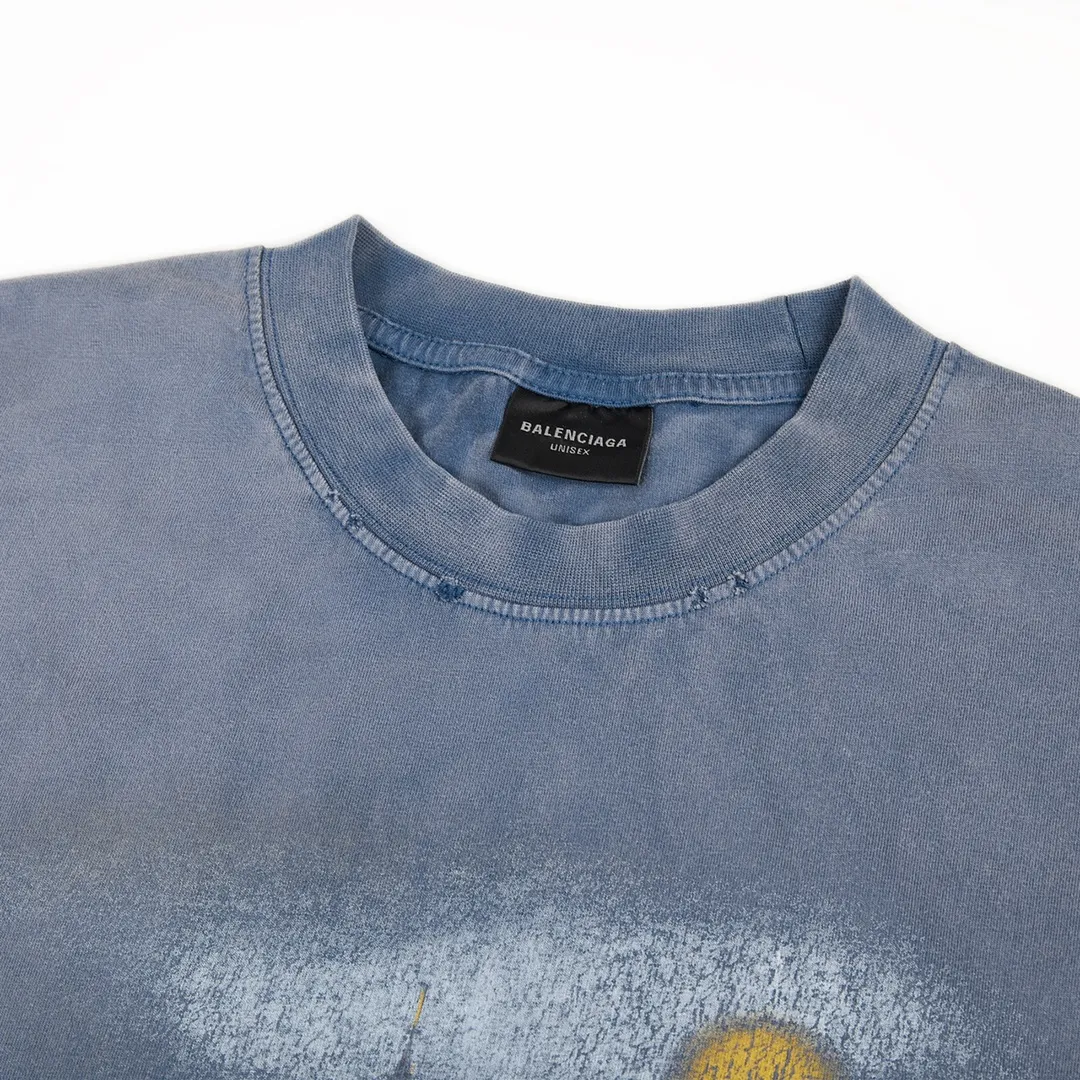 🅿️190 9108# Detailed picture Top version [[BALENCIA*GA] official website quality Paris new Eiffel Tower inkjet gradient short-sleeved T-shirt OS version Loose dropped shoulders Unisex style Fabric: 260g 100% cotton double yarn Technology: Front panel digital direct printing Garment wash Distressed Worn Shape Solid Color: Washed blue Pink Size: XS S M L